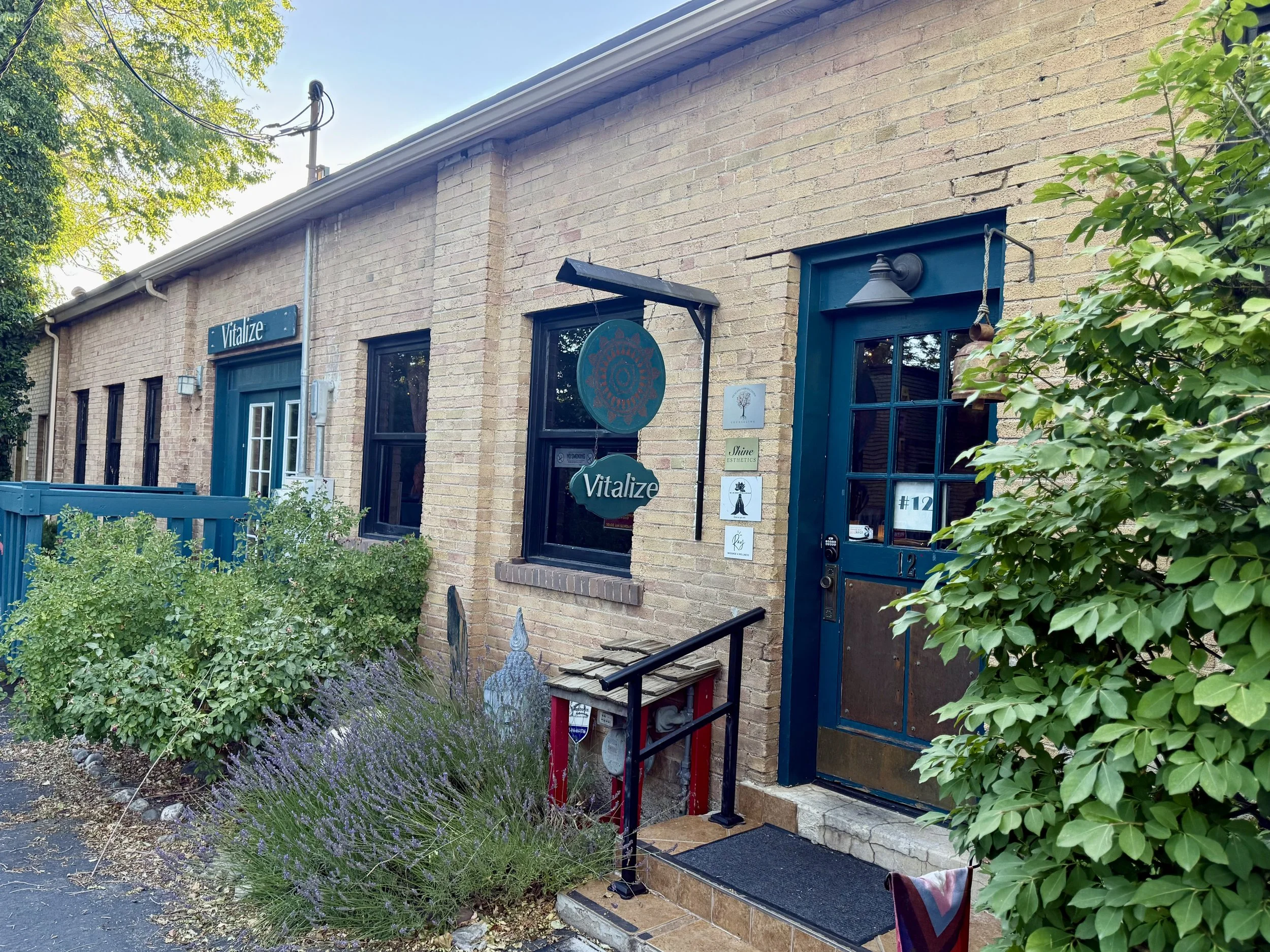 Directions to Solrik Counseling inside Vitalize Community Studio including parking and entrance information. Located in the parking lot behind Roots Cafe and The Old Flamingo.