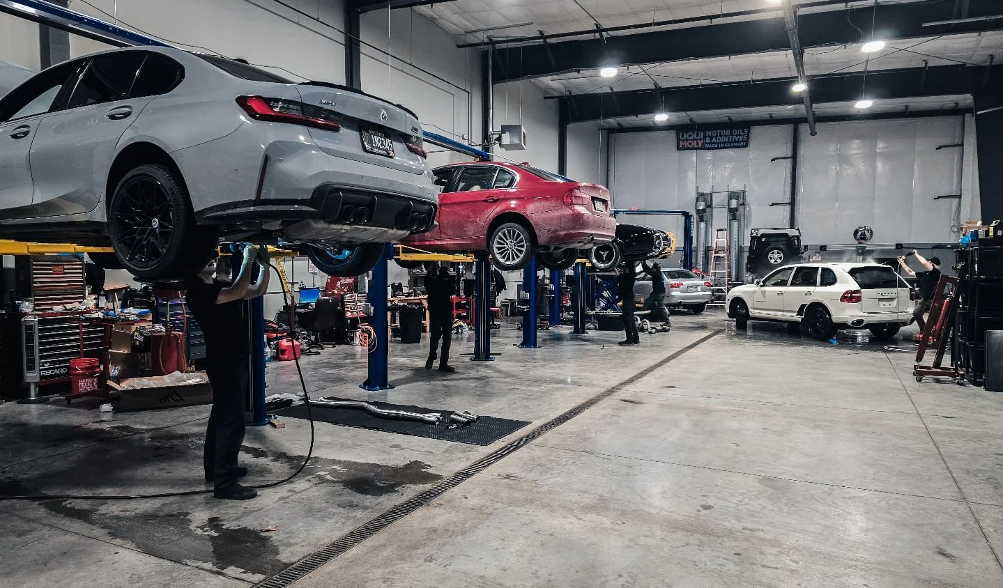 ⚠️ Men working ⚠️

Edelweiss Autowerks
Madison&rsquo;s home for Enthusiast Auto Repair
📍943 Applegate Rd (Beltline at Fish)
📞608-535-4500
💻Www.edelweissmadison.com