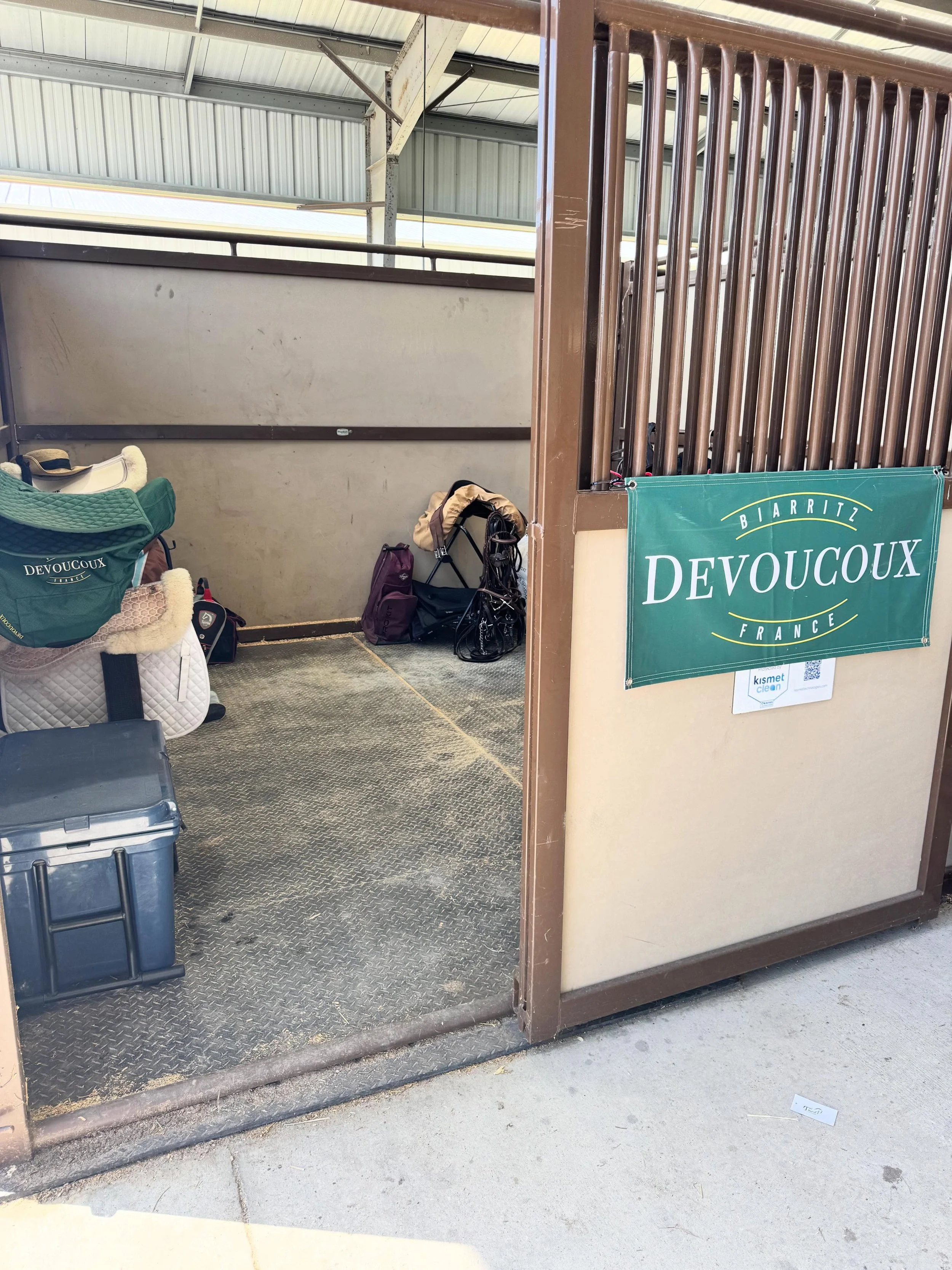 We&rsquo;re set up for the USEA Area III Champs and Ocala Summer I HT at the Florida Horse Park this weekend! Excited for Elissa, @taylorannyoung and @kalasutherland7 to show their stuff! Go #teamOET

@oakridge.eventing @devoucoux_carolinas @eva_devo