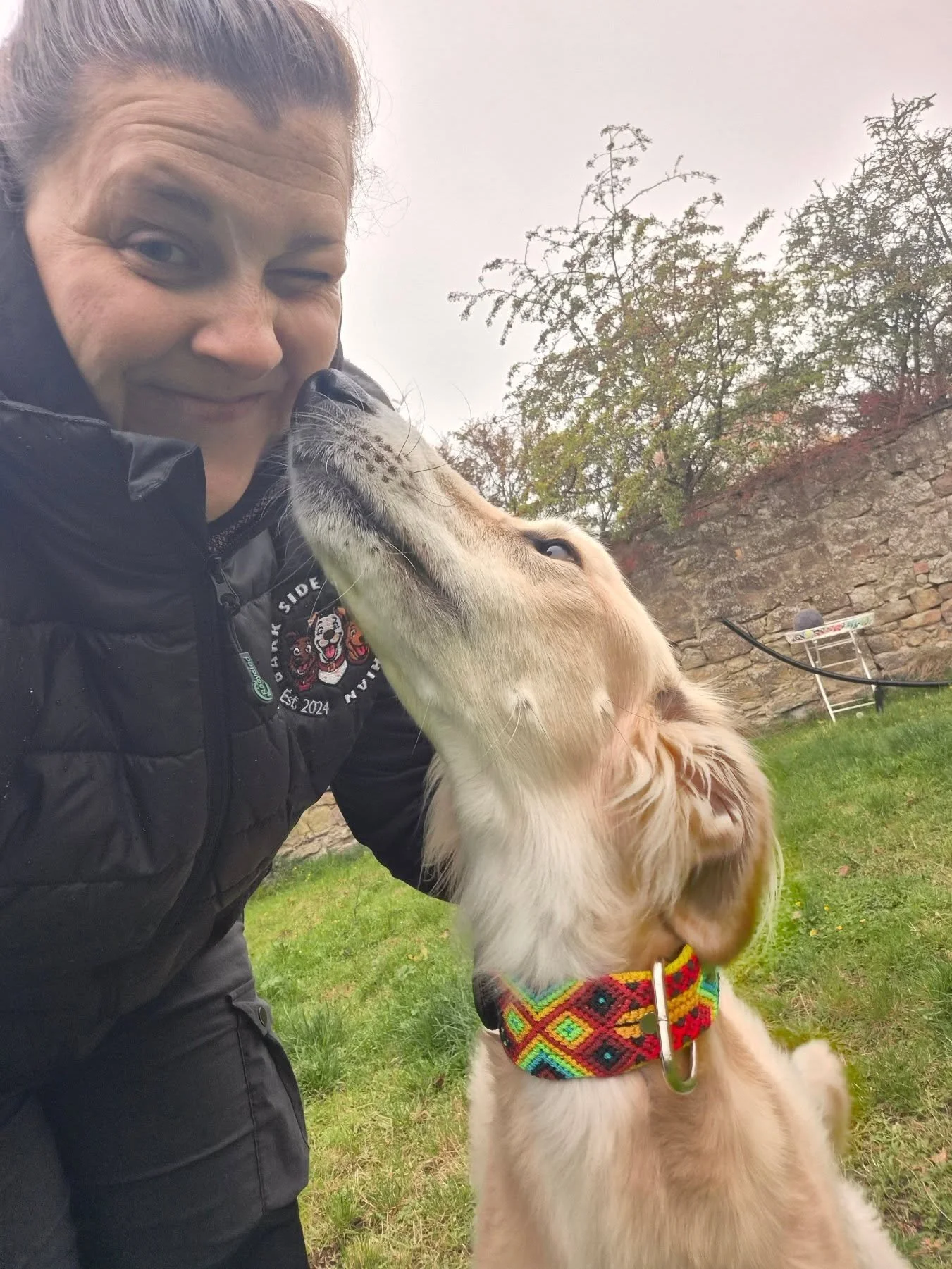 The type of kisses in the rain that every girls dreams of 💋🌧
.
.
.
#dogtraining #dogwalking #dogwalker #petcare #dogcaremidlothian #dogcareedinburgh #BarkSideOfMidlothian
