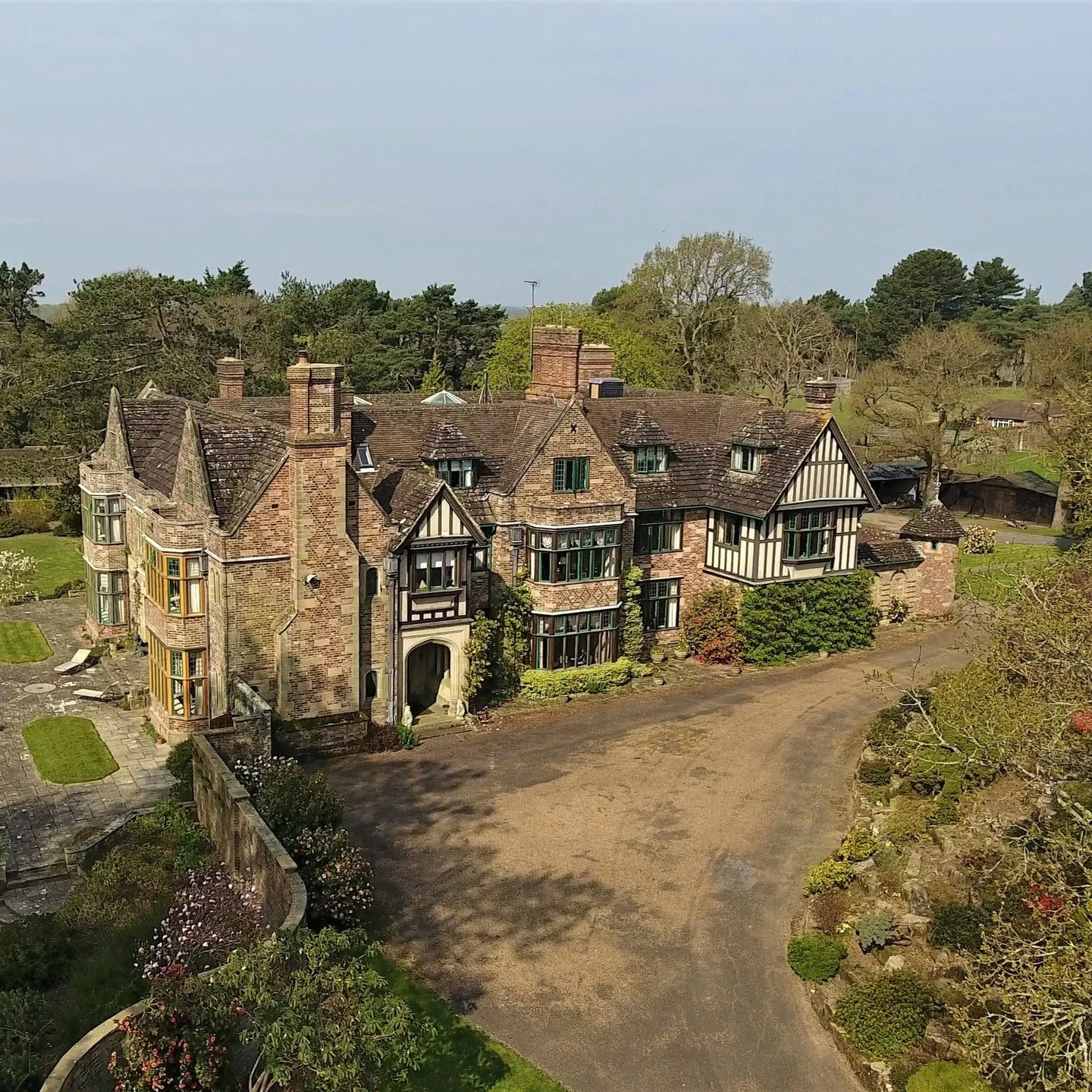 #heaselandsphotolocation
#heaselandsestate
#photolocation
#filmfriendly
#fashionlocation
#woodlandlocation
#luxurybrands
#englishcountryestate
#location
#locationlocationlocation
#locationphotography
#videolocation
#filmlocation
#onlocation
#location