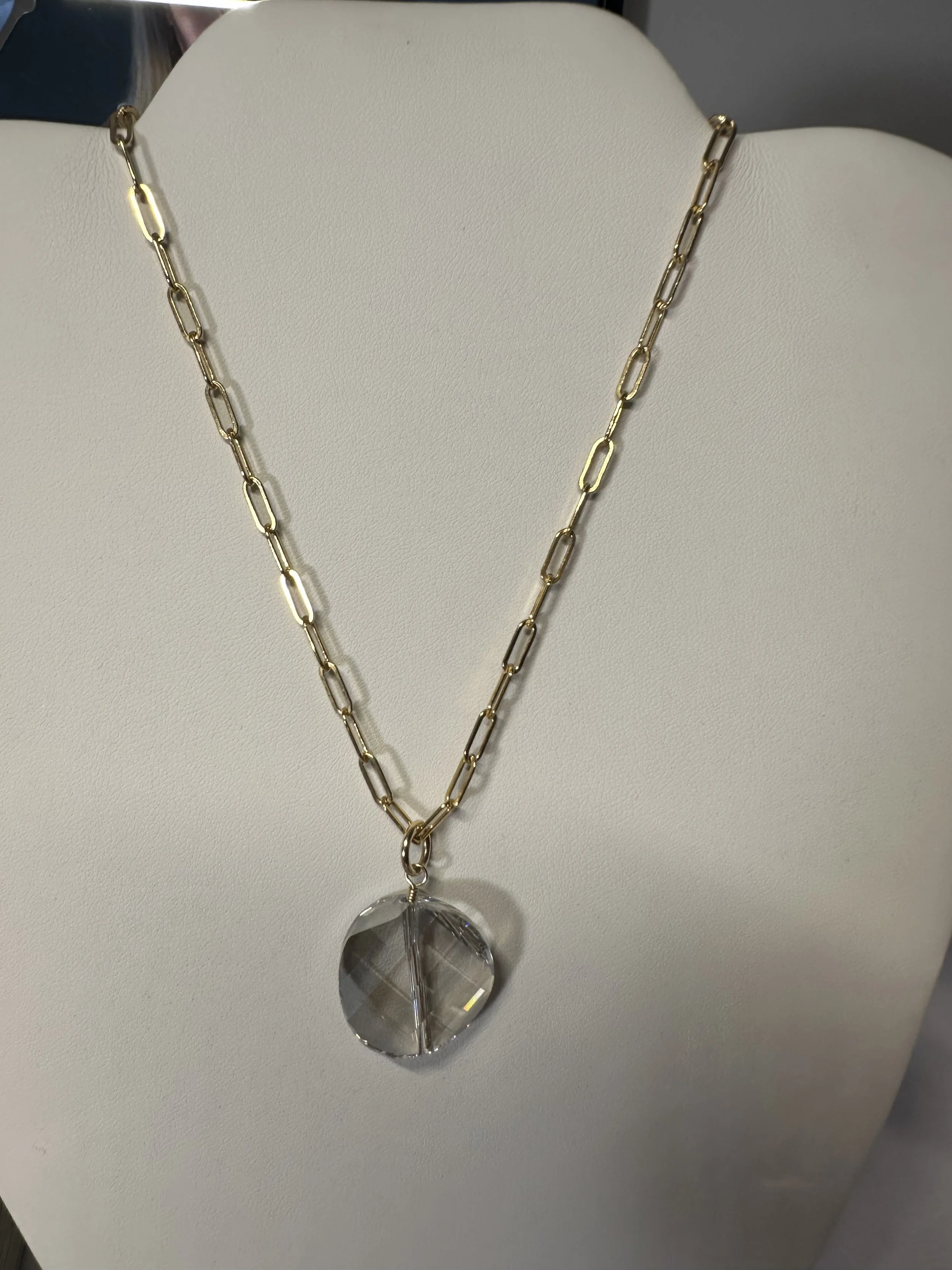 Bermuda pendant necklace