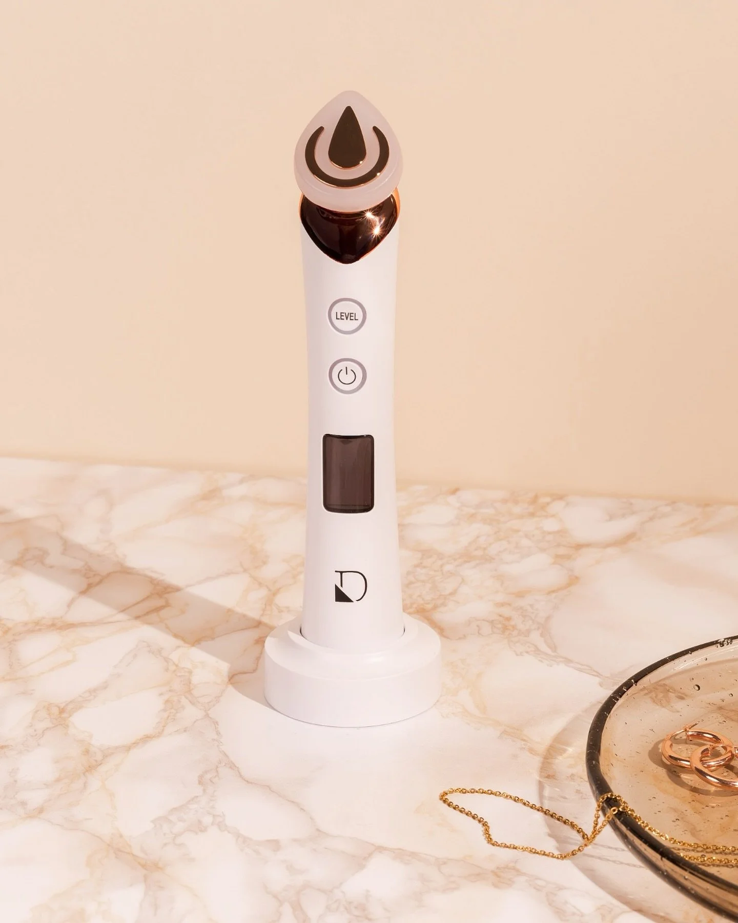 Er komt iets nieuws aan&hellip; 👀
Nog h&eacute;&eacute;l even afwachten ✨