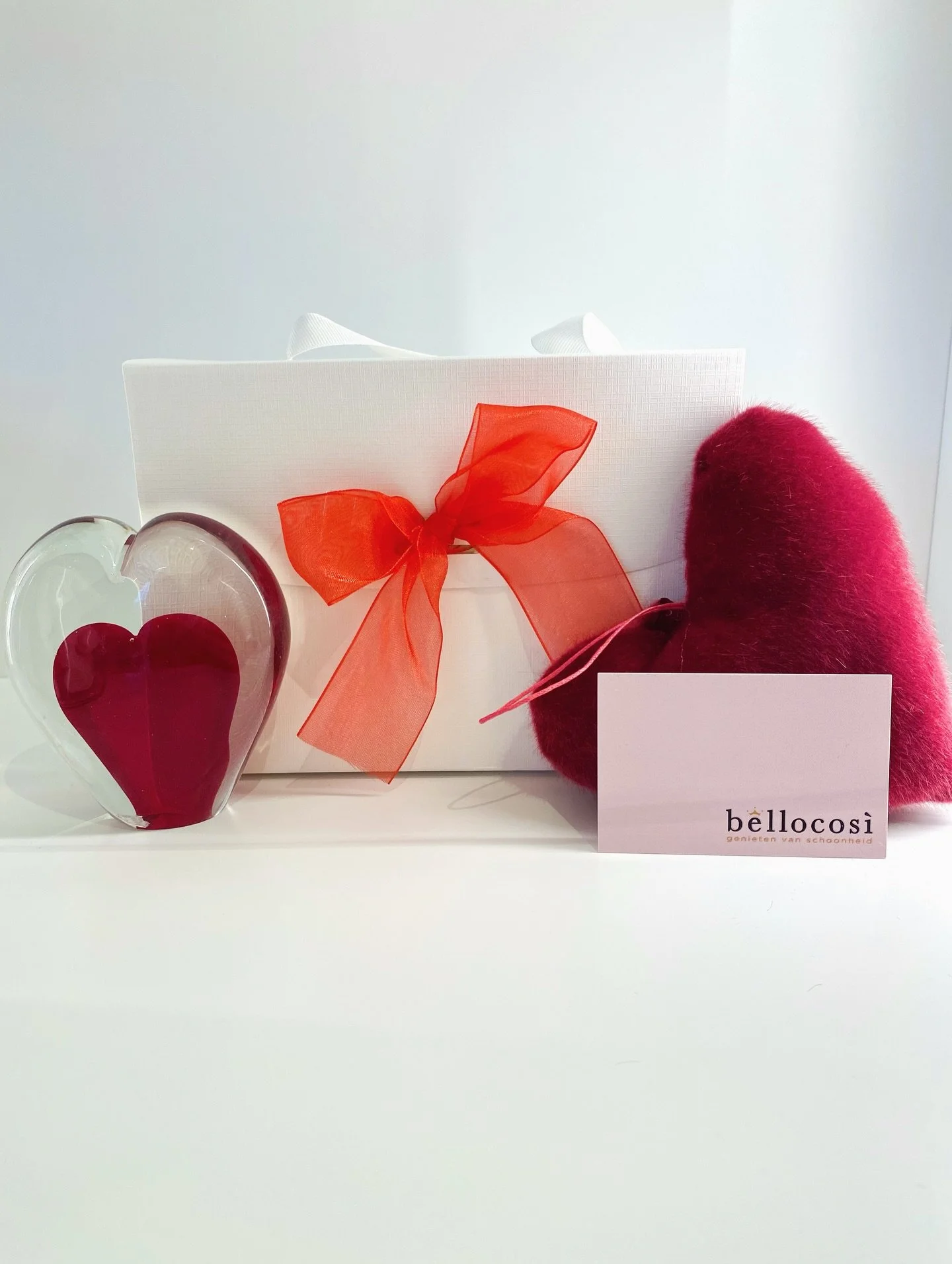 Morgen is het Valentijn! ❤️

Nog op zoek naar een mooi geschenkje? 🎁 

Met de beautybon van Bellocosi geef je een verzorgingsmoment naar keuze &ndash; van ontspannende behandelingen tot professionele huidverzorgingen. 💕 

👉🏼 stuur mij gerust een 