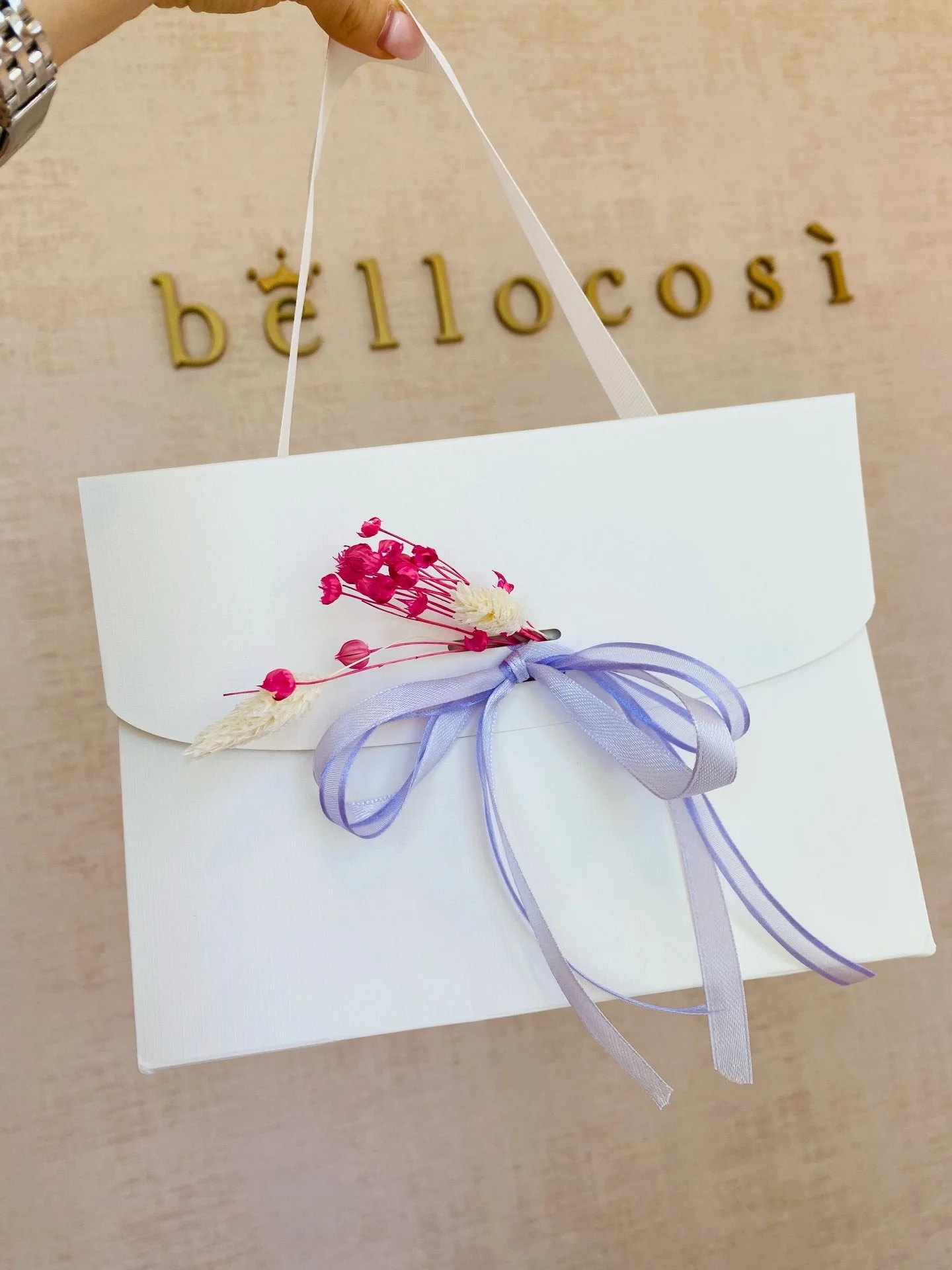 Zet jouw mama in het zonnetje! ☀️
Geef haar dit jaar pure ontspanning cadeau met een Bellocos&igrave; beautybon. 🎁 Ik pak het mooi voor je in! 🌸

Stuur een DM of bel op 0478 78 72 27. 📞

#bellocosi #moederdag #zonhoven #skincare #cadeautip