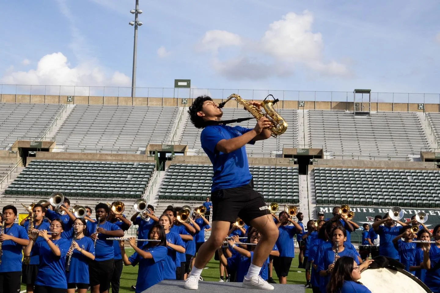 Misd send off show ❤️
Congratulations, Blue! 🎉 I&rsquo;m incredibly proud of your journey as a band. Wishing you a safe and unforgettable trip ahead. Send my regards to the UNT Green Brigade for me! 💙🎶 
#truenorth #bigblueband