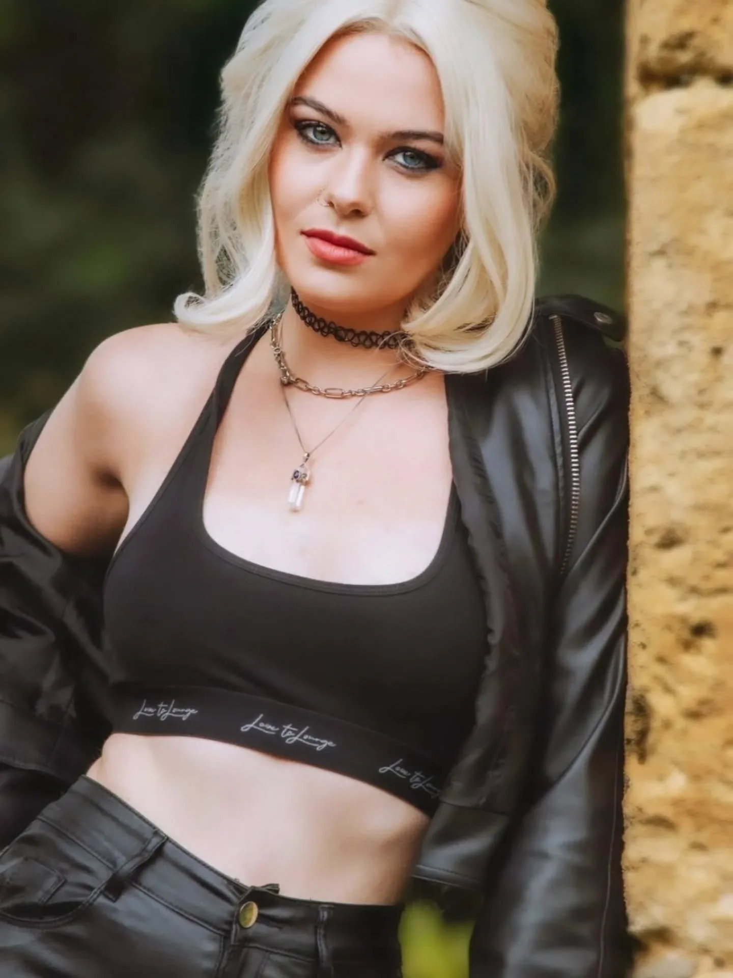 Light it up asshole ✨️
Thank you to @photosbybrazier for capturing my Danika cosplay at @fanforfest 
Character: Danika Fendyr
Book: Crescent City @sarahjmaas