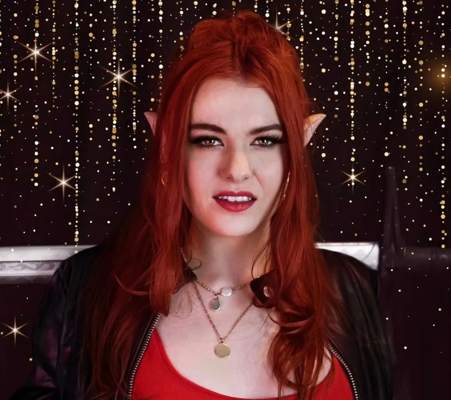 Its been a hot minute since the starborn princess has come out to play. Should I bring her back? 
#crescentcity #acotar #sarahjmaas