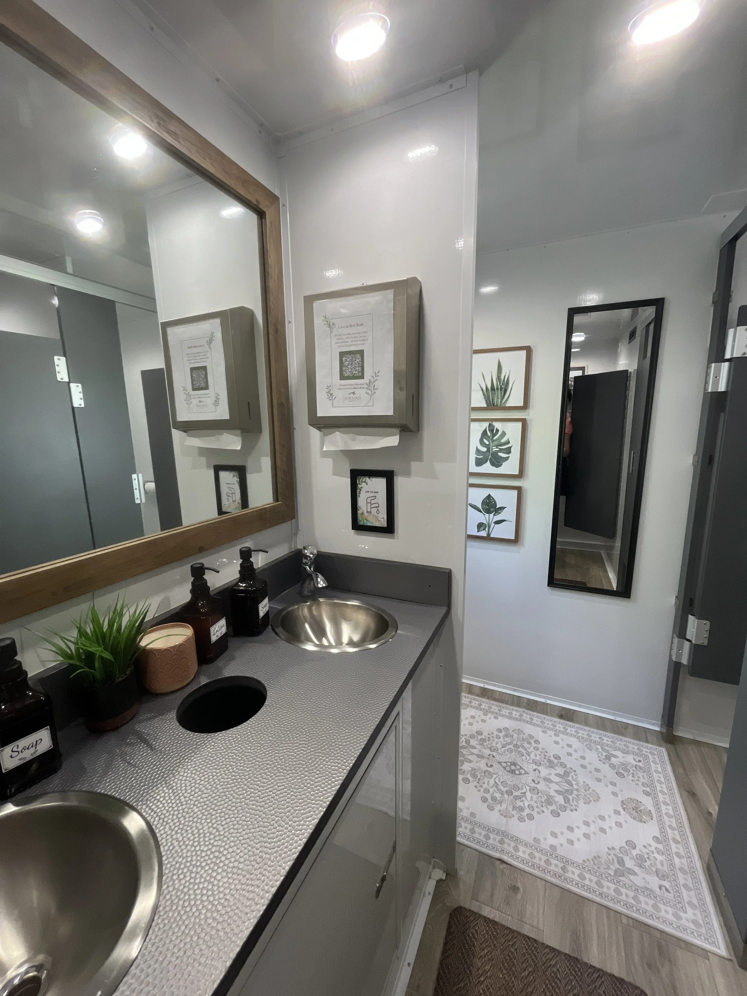 Everything That's Included When You Book Luxe Loo Cincy (It's More Than You Think)
