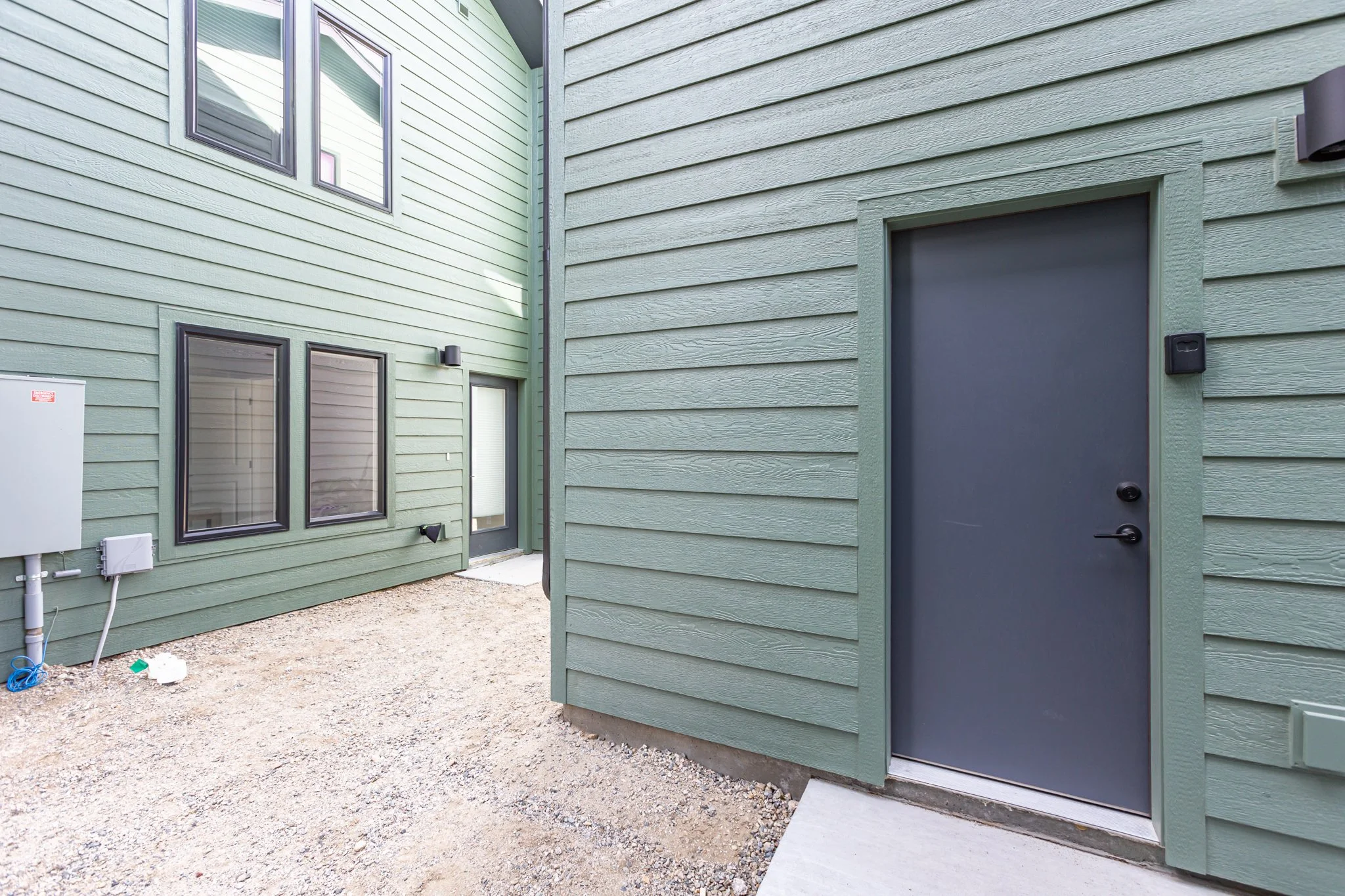 325 Williams EXTERIOR - 14.jpg