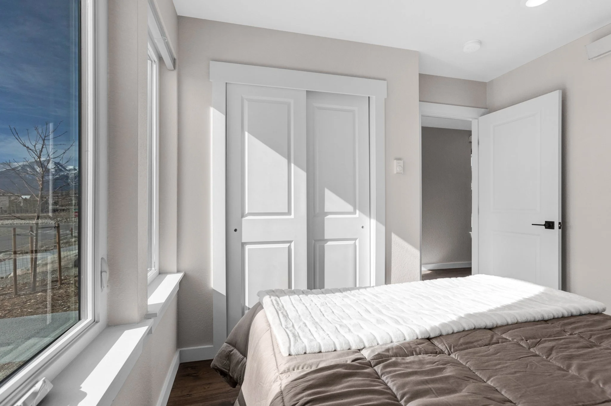 325 Williams INTERIOR - 05.jpg