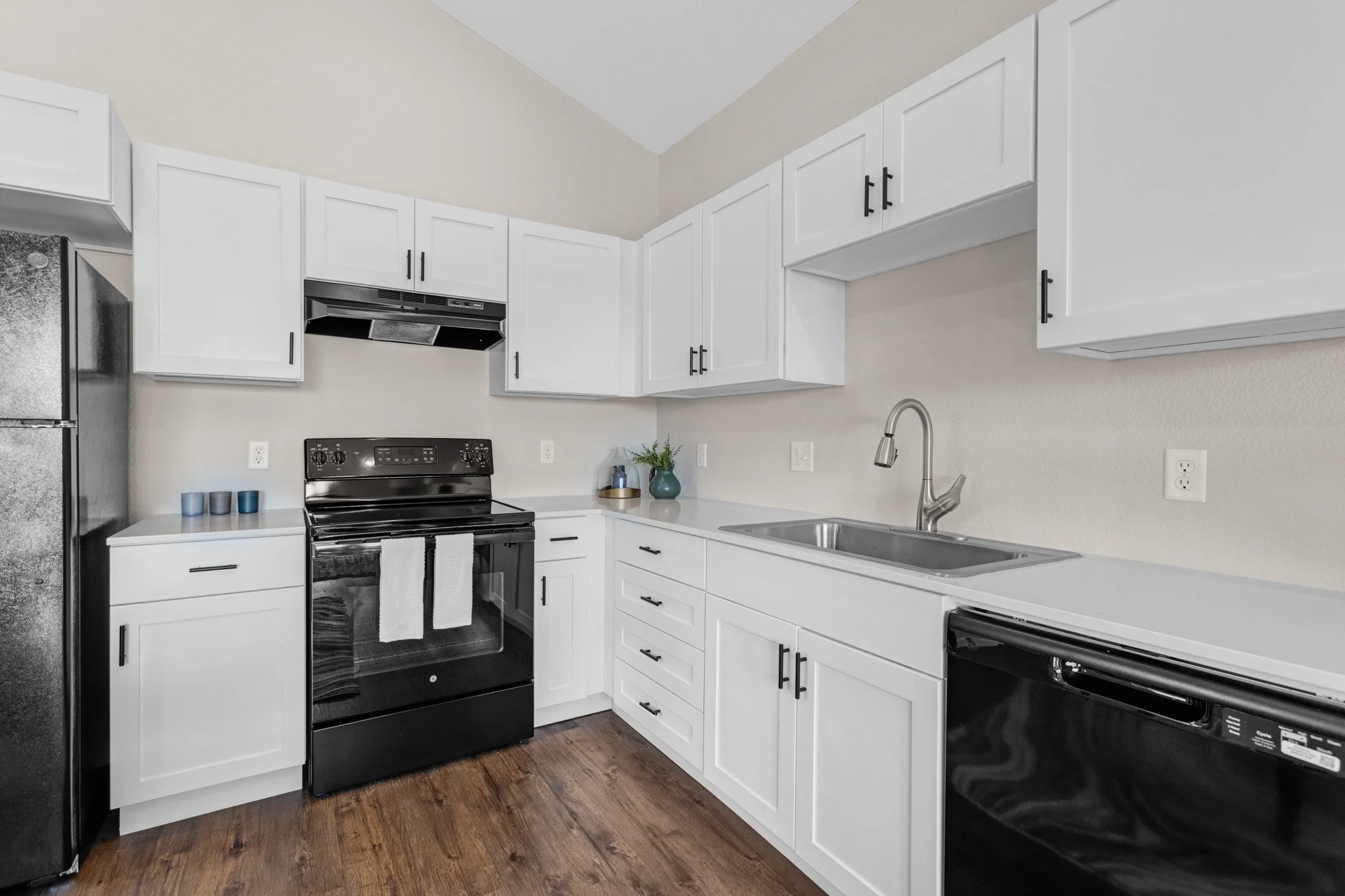 325 Williams INTERIOR - 25.jpg