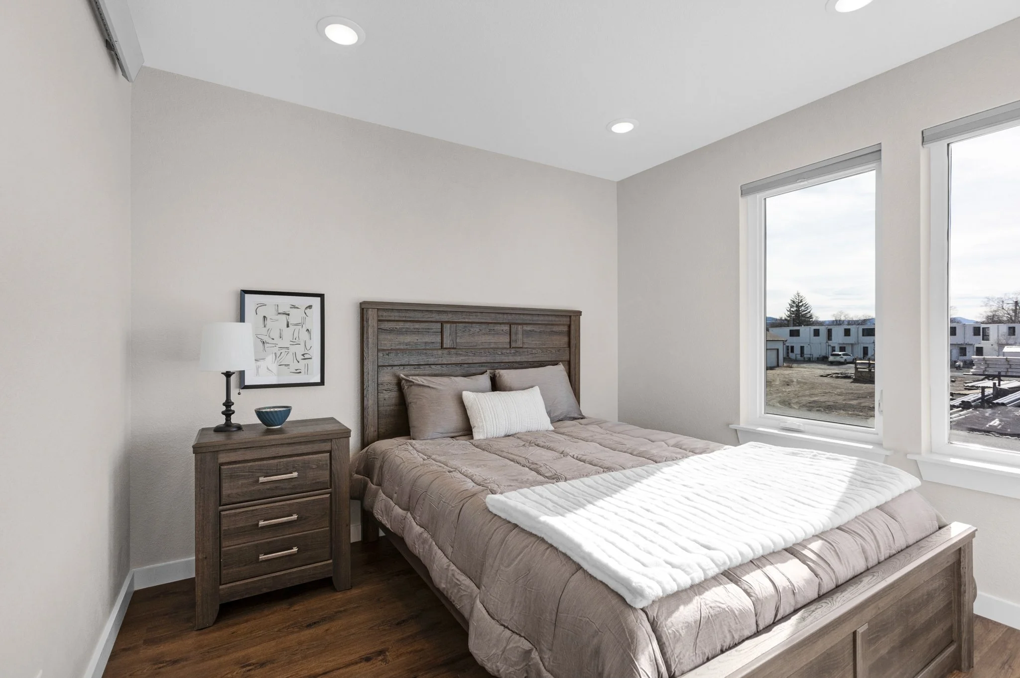 325 Williams INTERIOR - 02.jpg