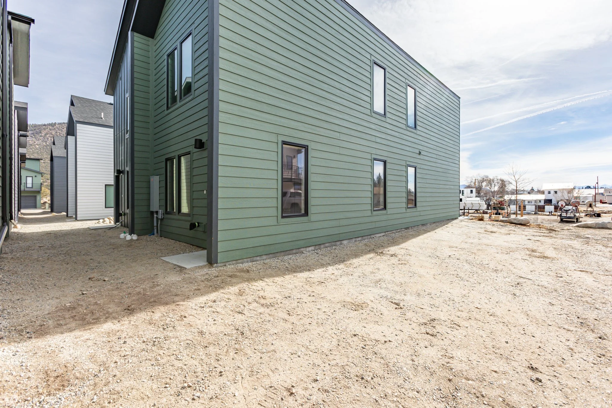 325 Williams EXTERIOR - 06.jpg