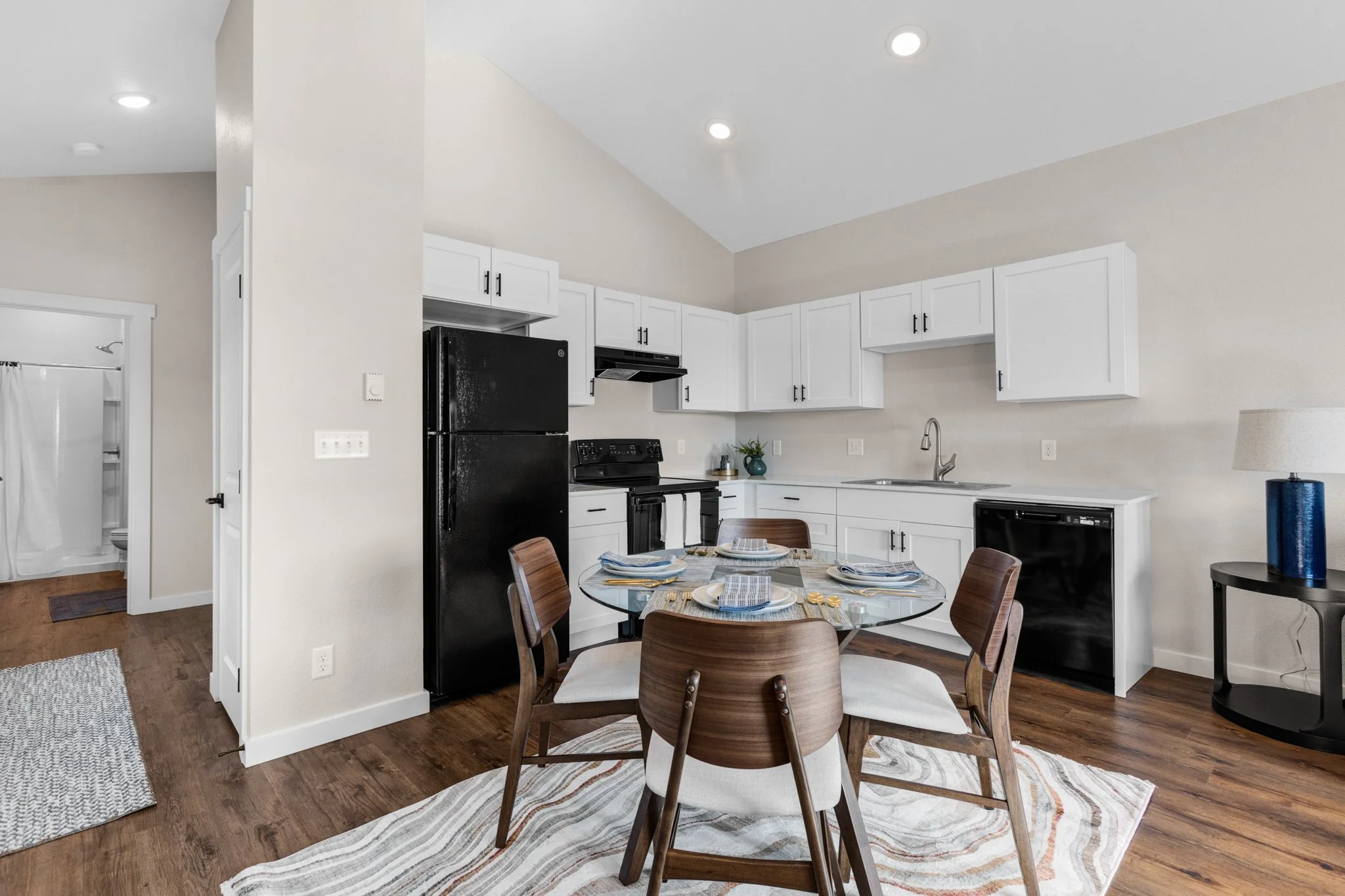 325 Williams INTERIOR - 21.jpg