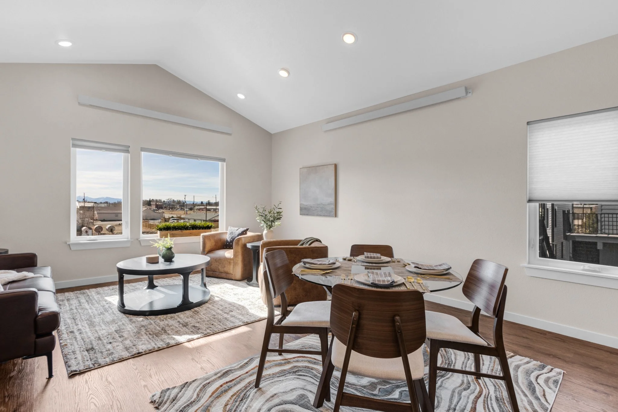 325 Williams INTERIOR - 16.jpg