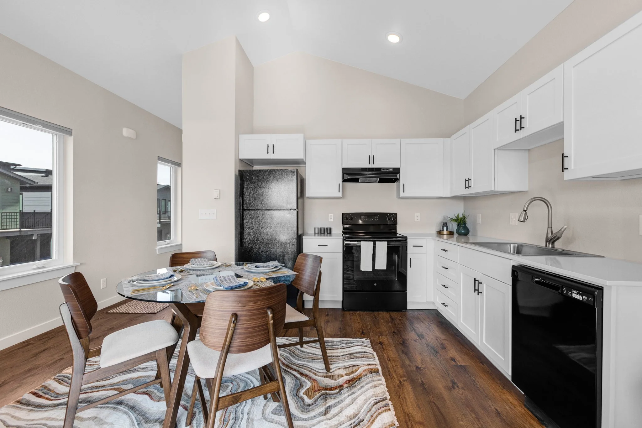 325 Williams INTERIOR - 22.jpg