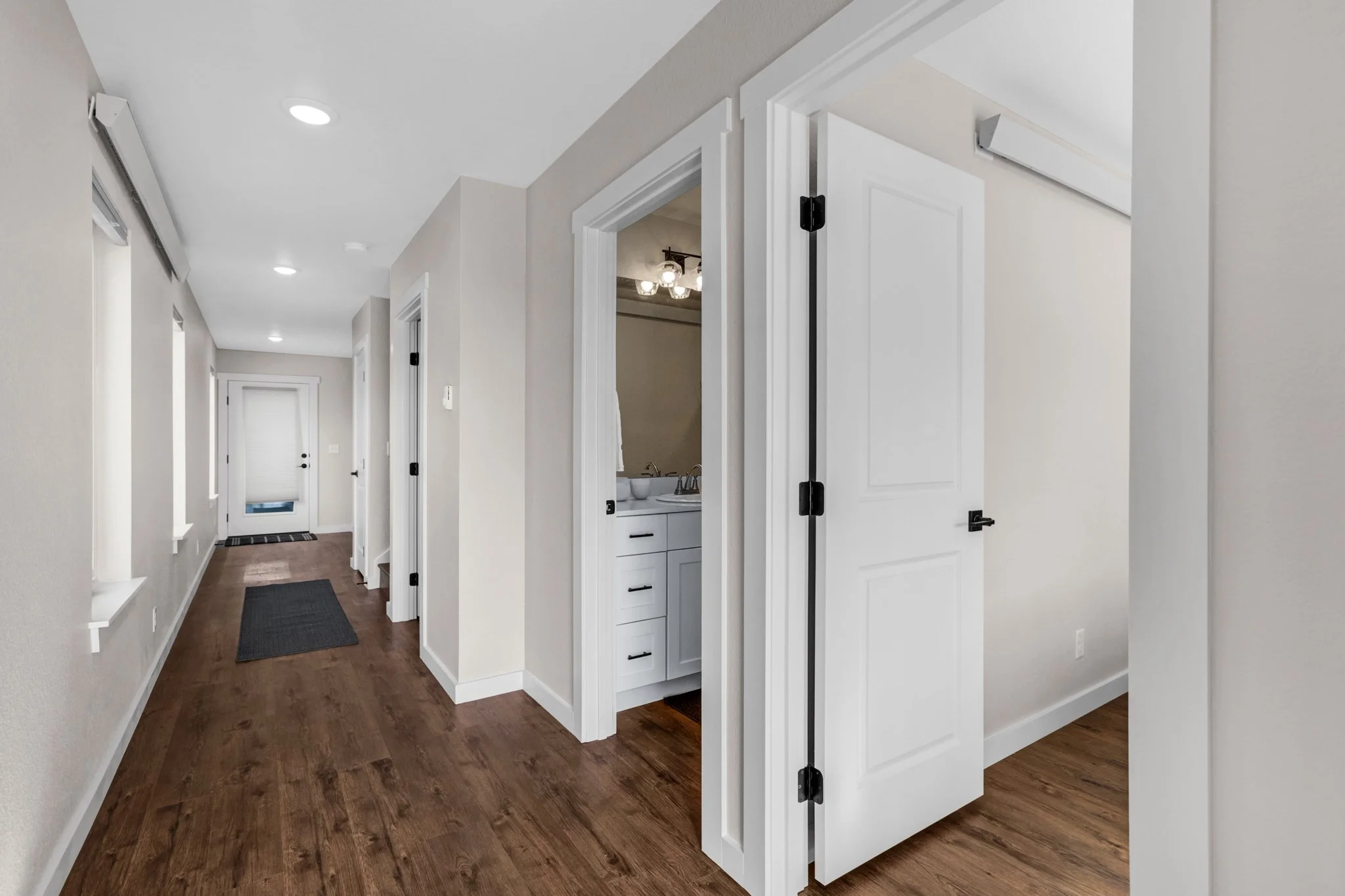 325 Williams INTERIOR - 01.jpg