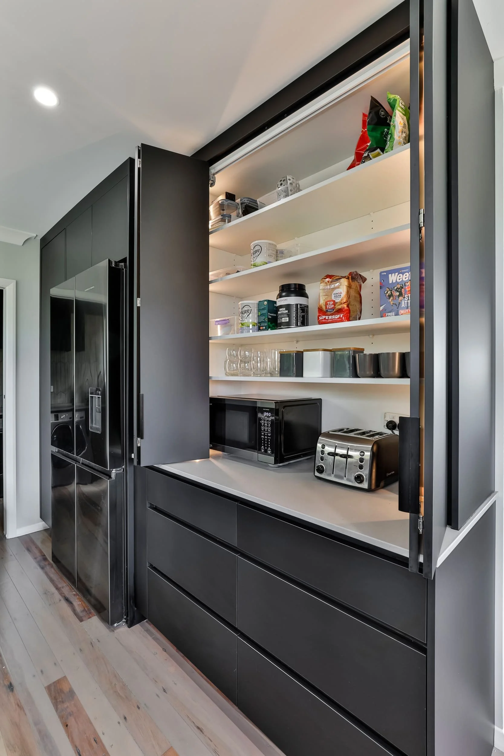Modern monochromatic-kitchen12.jpg