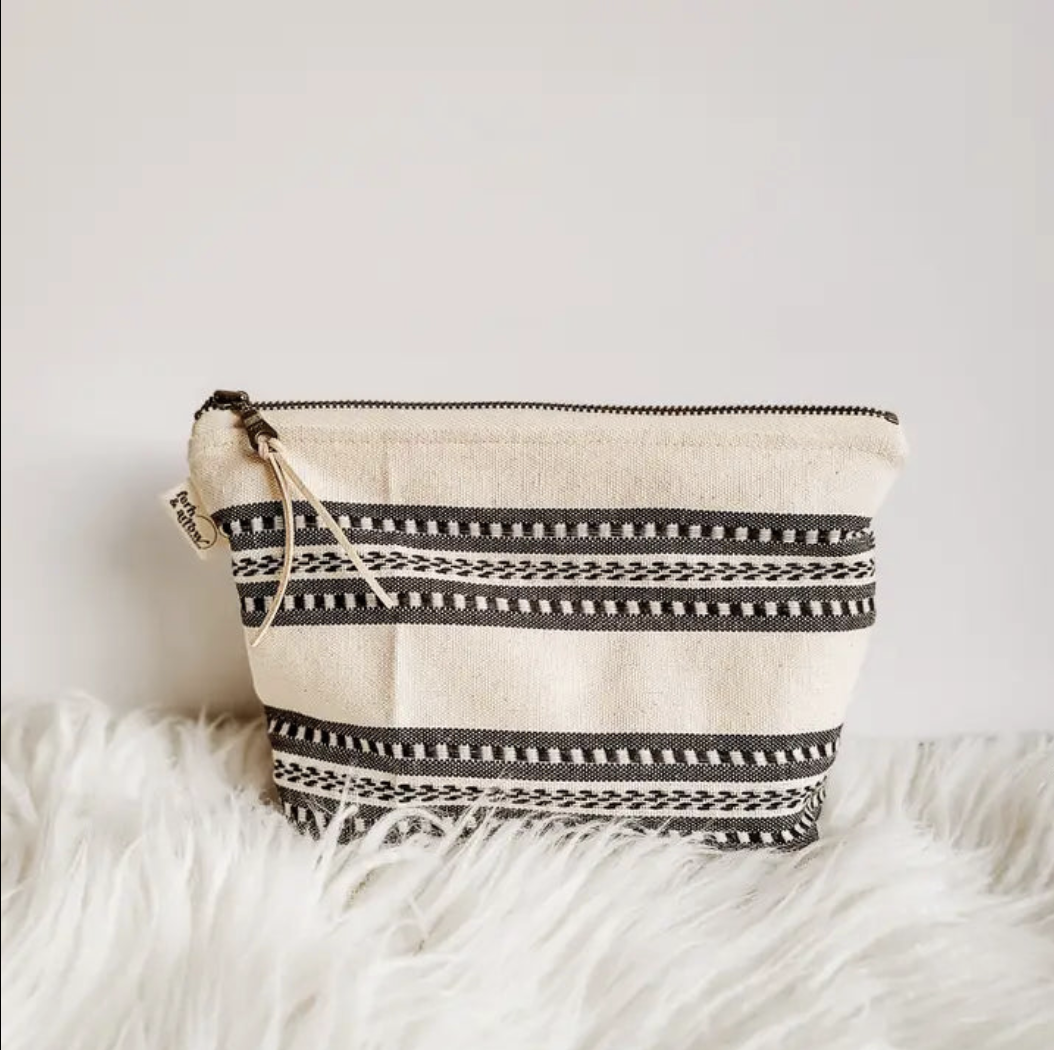 Fern &amp; Arrow Water Resistant Pouch