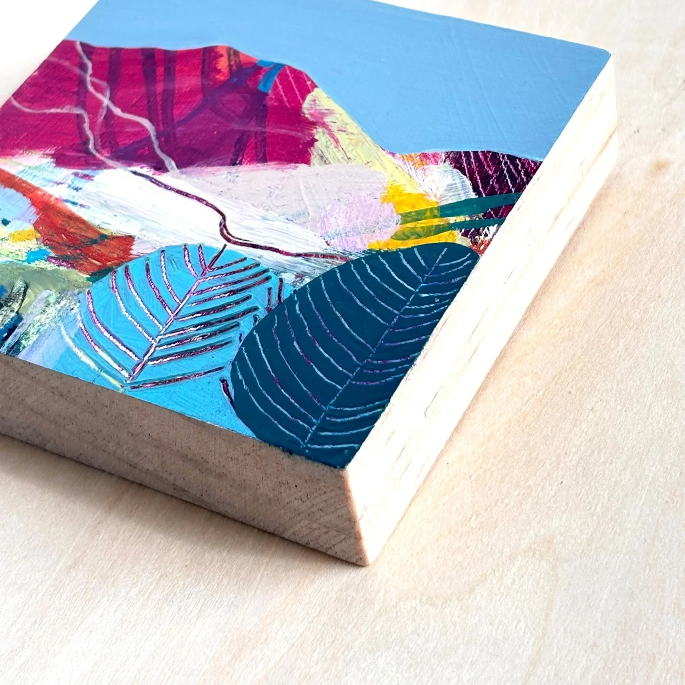 mini_landscape_blue_pink_side.jpg
