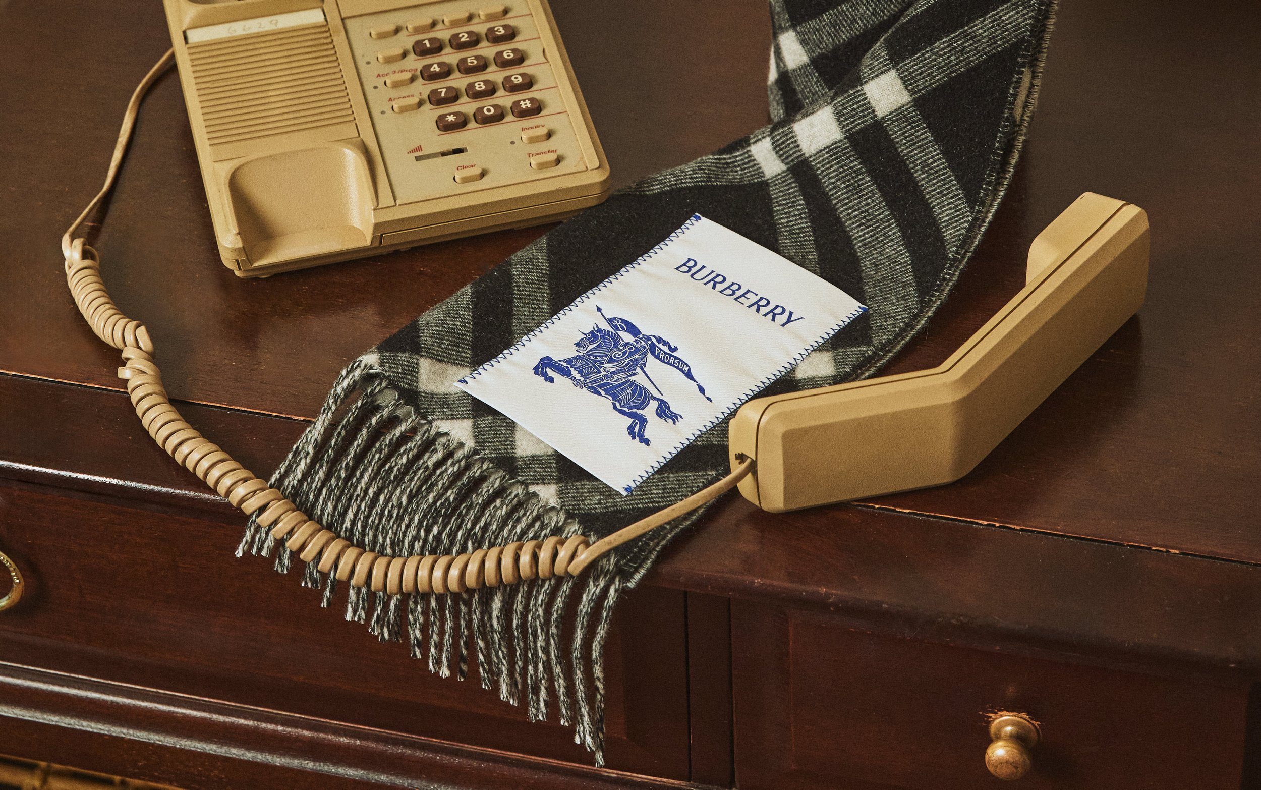 6flannels:BurberryScarf2_StillLife_tier0_aw25.jpg