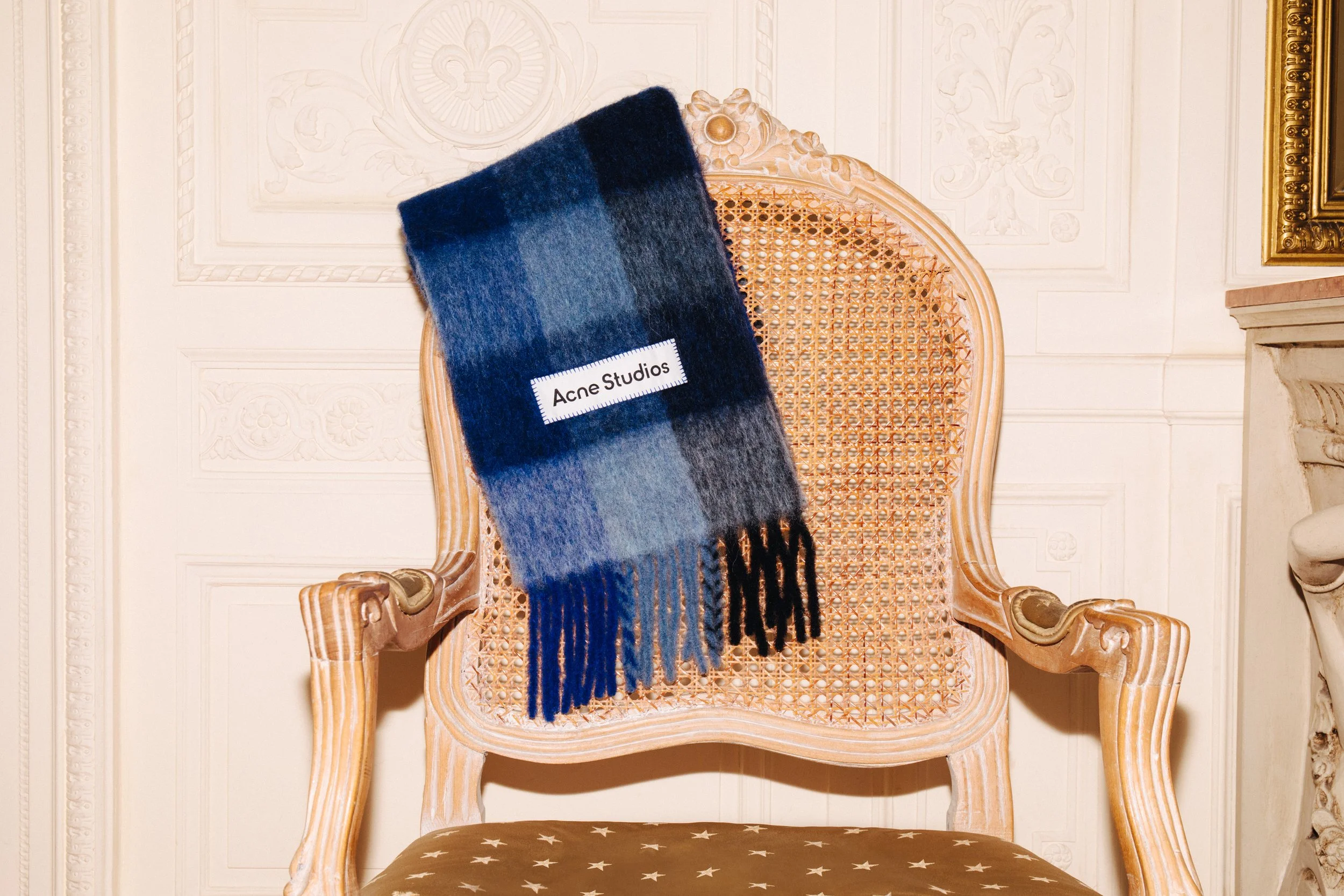 flannels- christmas25-still-life-scarf-acne.jpg