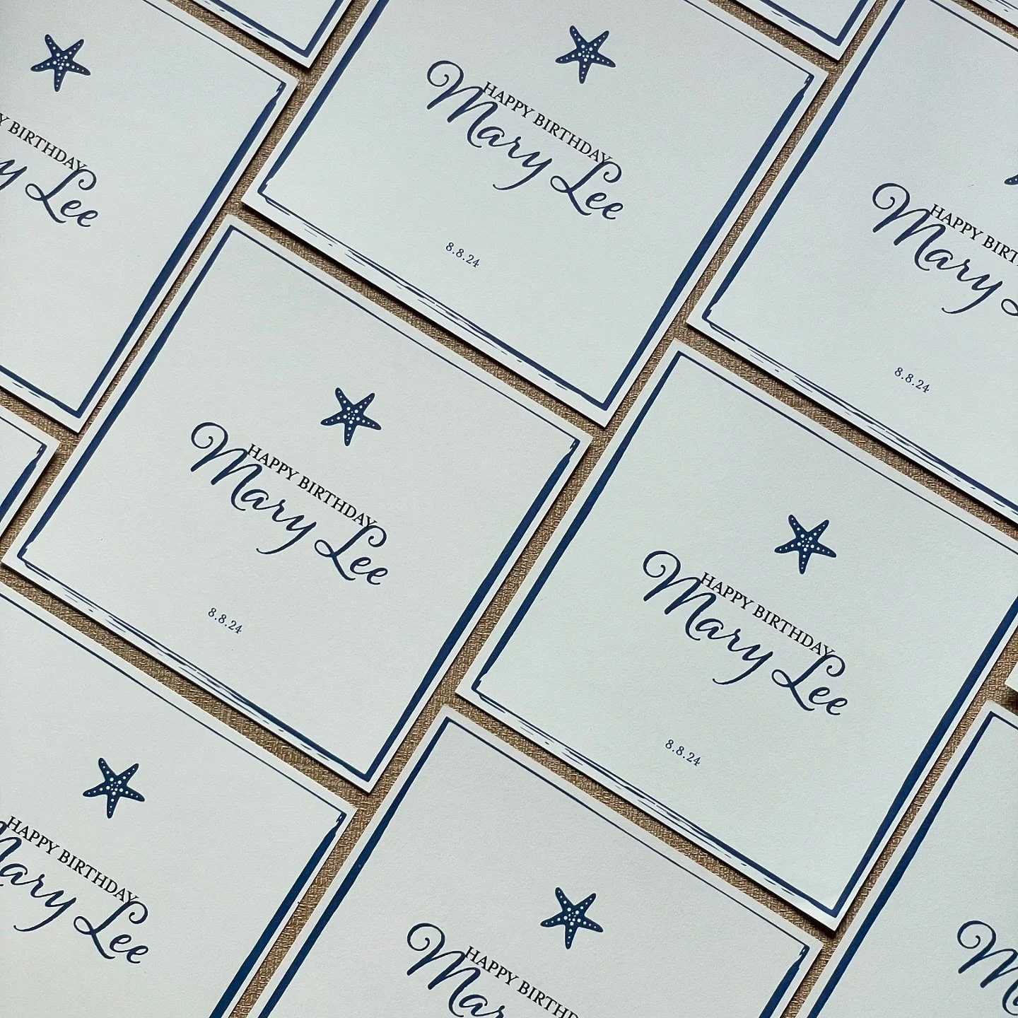 Welcome place setting cards for birthday celebrations ✨🐚🍸

#tablesetting 
#birthdaycard
#beachdesign