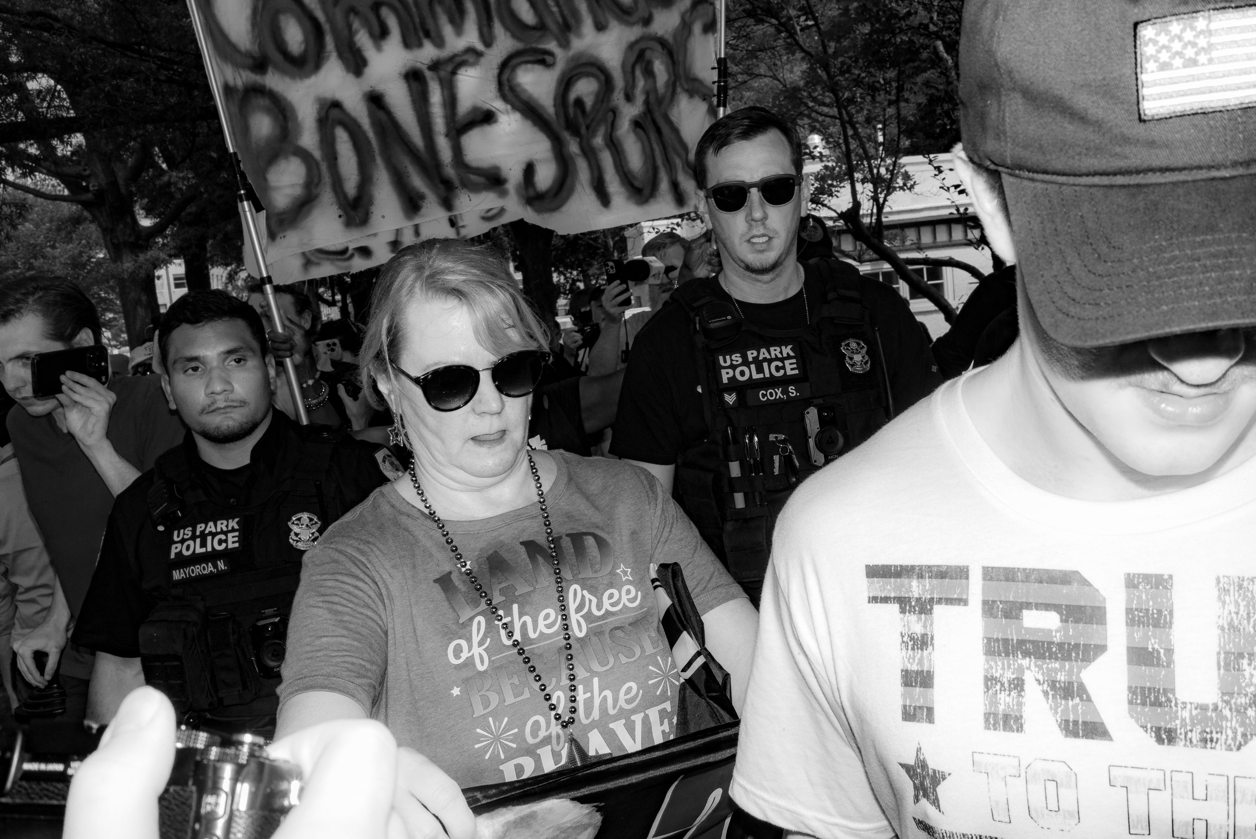 Counter-protesters at No Kings demonstration removed by police after an attempt to provoke violence, Washington D.C., 2025