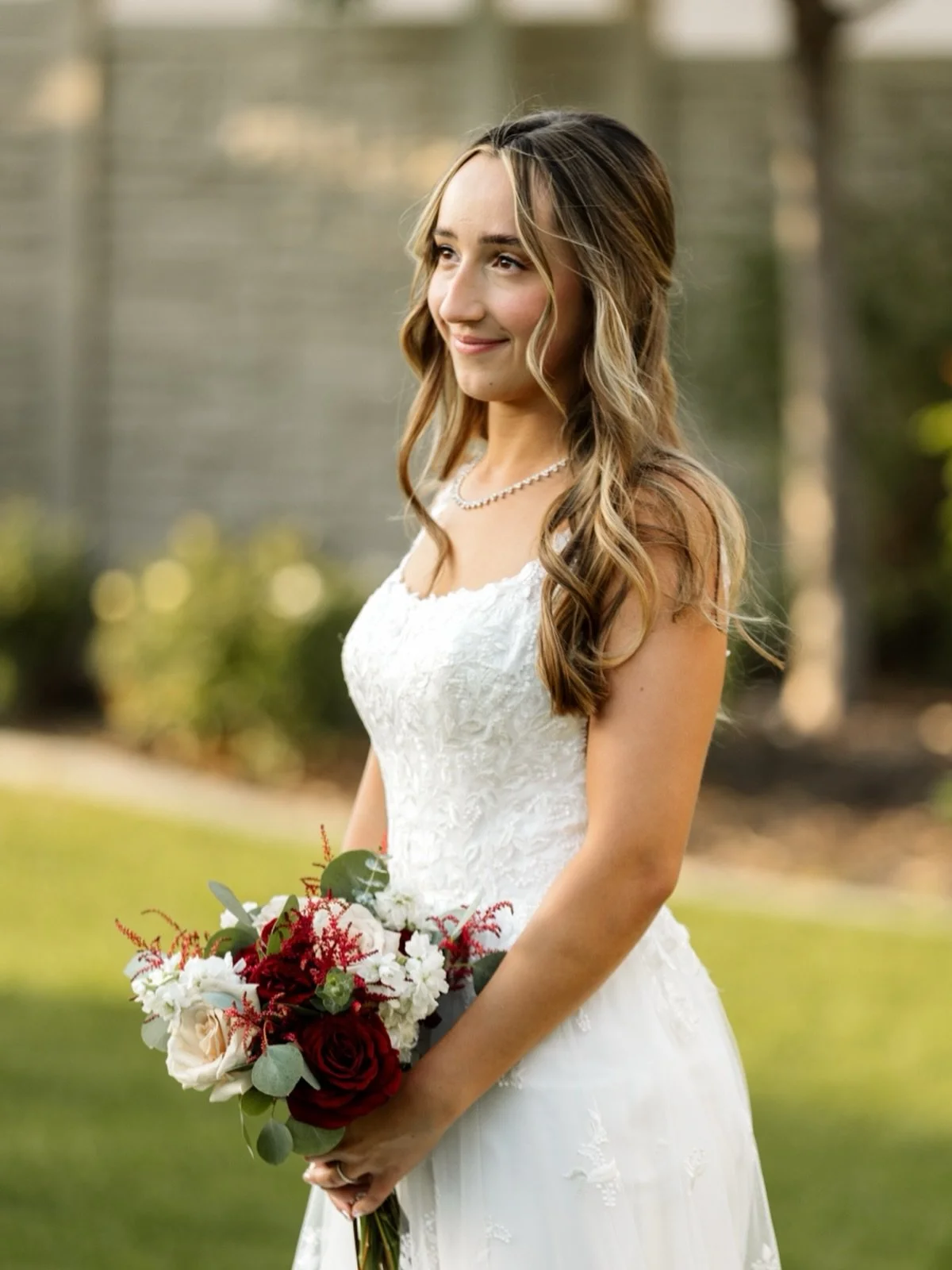 Jessica looking absolutely radiant as a bride❤️ We loved creating her bouquet!!

Let us bring your floral dreams to life! DM us to inquire about a free consultation✨

Photographer: @courtneylynnpics 

&bull;
&bull;
&bull;

#weddingflorals #utahweddin