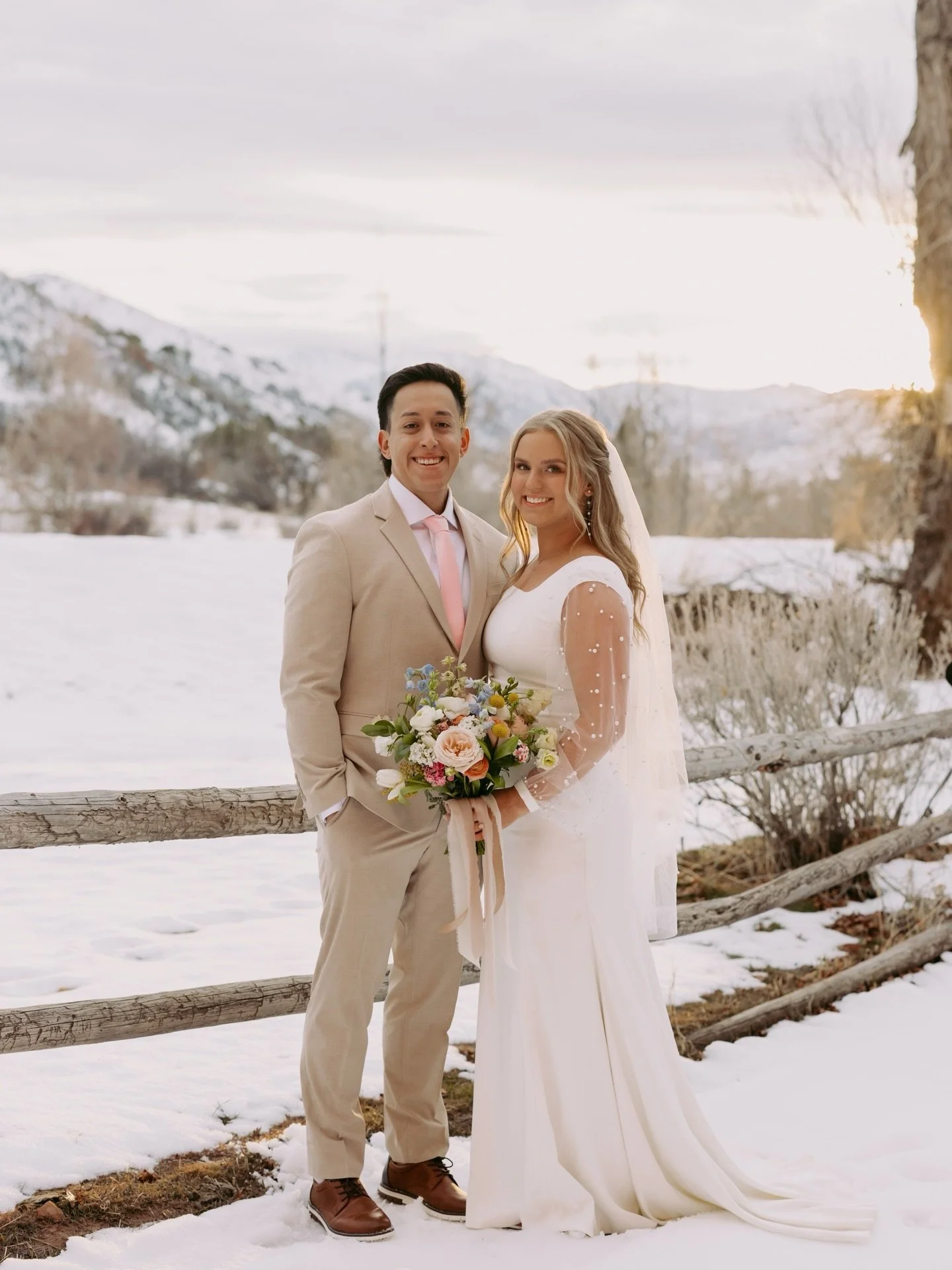 Here is this stunning snowy bridal picture of Karlee &amp; Diego!!✨

Rain, sun, or snow&hellip;we&rsquo;re your florists! Link in bio to get started!💗

Photographer: @bayandbrephoto 
Dress: @gbpbridal 

&bull;
&bull;
&bull;

#snowybridals #winterwed