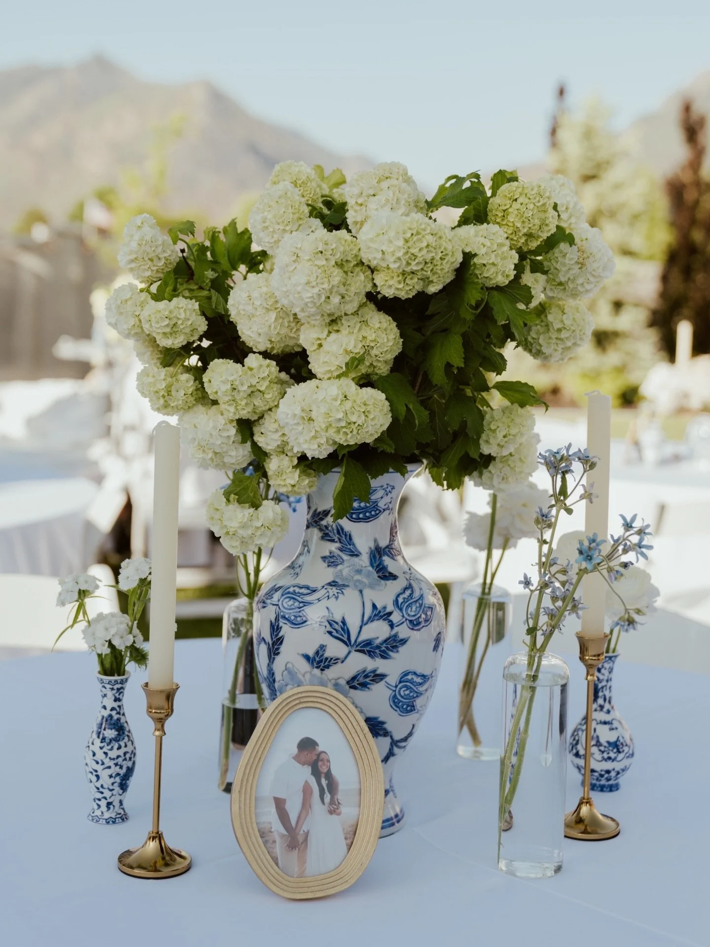 Sometimes simple centerpieces are the best kind of centerpieces✨

Photographer: @kylimccann 

Interested in a quote? DM us and we&rsquo;ll send over our pricing guide &amp; a link to sign up for a free consultation💗

&bull;
&bull;
&bull;

#utahweddi