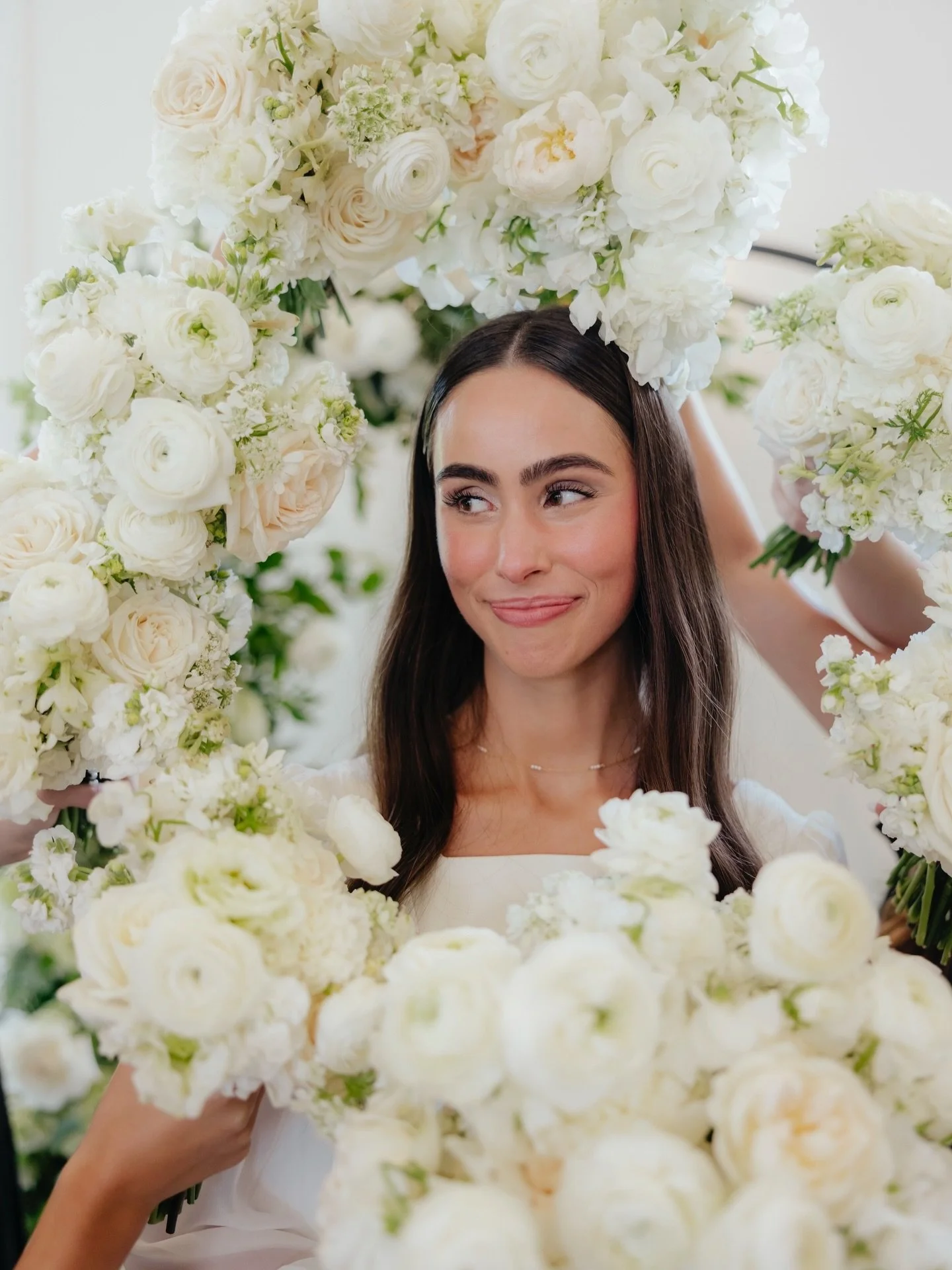 White bouquets that look like flower clouds!!☁️💐

Photographer: @sophiedenisephotos 

DM us &amp; we&rsquo;ll send you the link for a FREE consultation💌

&bull;
&bull;
&bull;

#utahweddingvendor #utahflorist #idahoflorist #bridesmaidbouquets #weddi
