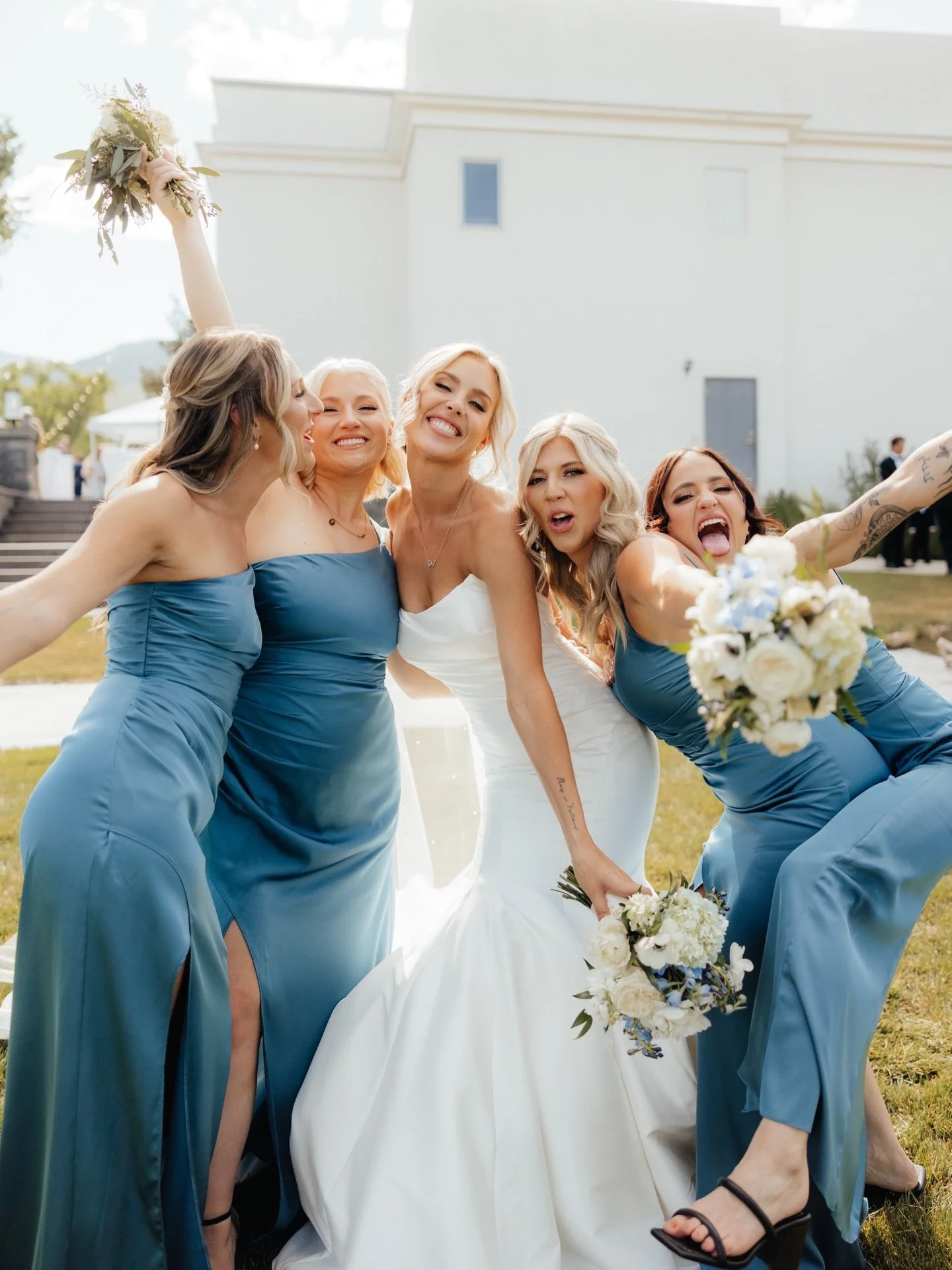 Jessica &amp; her bridesmaids🩵🤍

Wanting similar florals for your big day? DM us!✨

Photographer: @shalese.photo 
Event Planner: @eventfullysweetevents 
Dress: @thebridalstudioutah 
Makeup: @morganfaymua 
Hair: @beauty_by_brooklyng 

&bull;
&bull;
