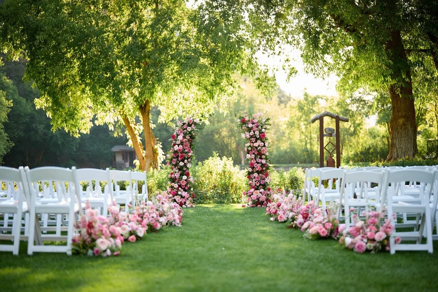 Showing off some our favorite installs we&rsquo;ve done💖

Photographers:
@scarletoakstudio 
@rachelmoseleyphoto 
@sophiedenisephotos 
@hannahhanyonphoto 
@jackiesiggardphotovideo 
@izzykentfilms 
@mathisfilms 

Let&rsquo;s add your future wedding to