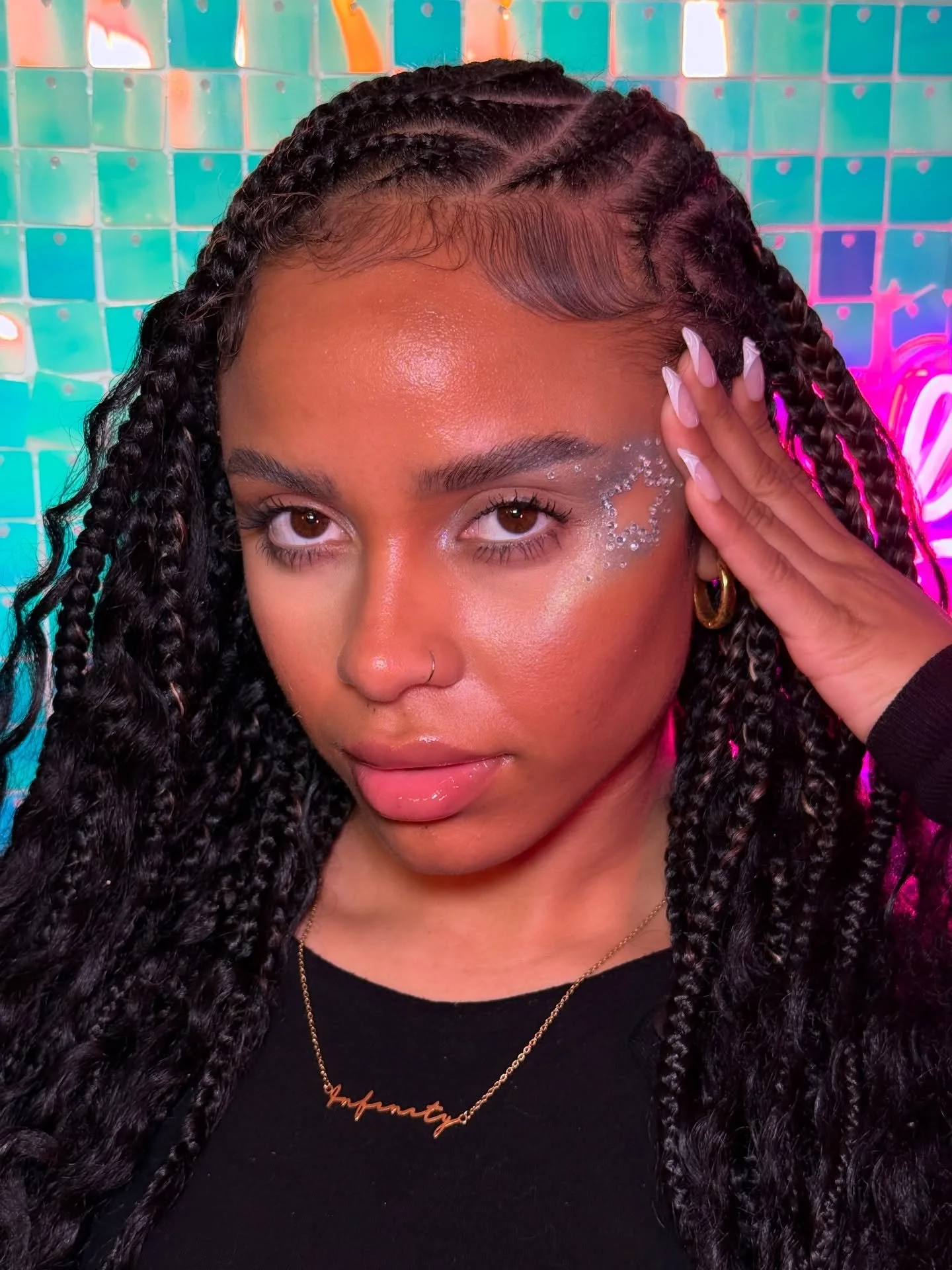 Looks planning for the Jingle Bell Ball 🙌🏼
A huge thank you to the stunning @officialdeniasx for coming into model for us and to our talented artist @wriggi_makeup  for executing the JBB vision so well ✨

#glamteam #glamsquad #brandexperience #bran