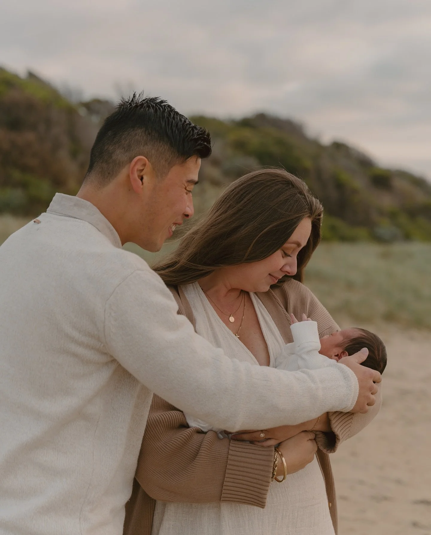 Snuggly newborn moments 🥹