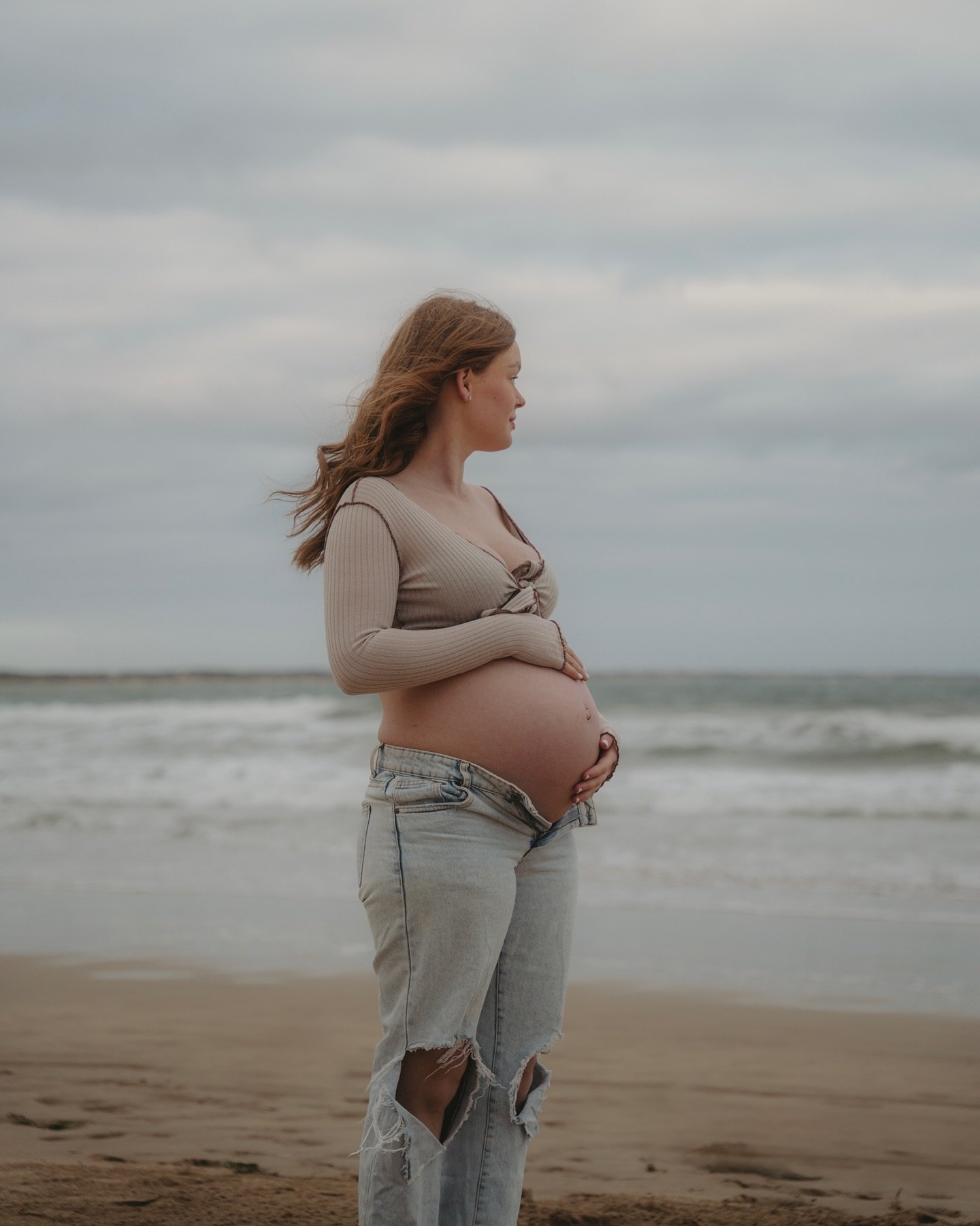 Forever in love with capturing the moments before maiden turns to mother 📸
It is an absolute honour to be trusted to photograph these moments that you will one day look back on when your life looks a whooolleee lot different 🧡
