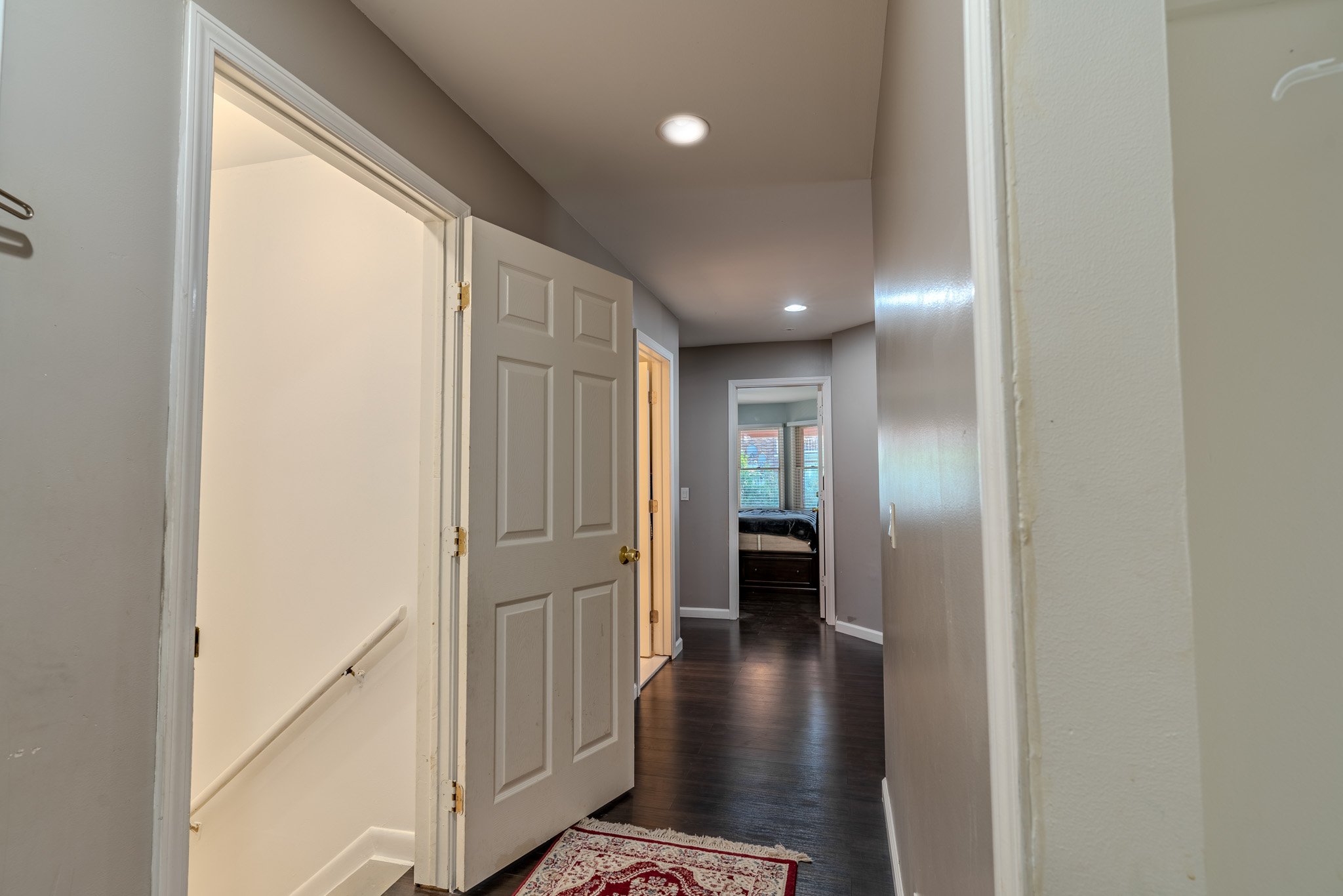 hallway4.jpg