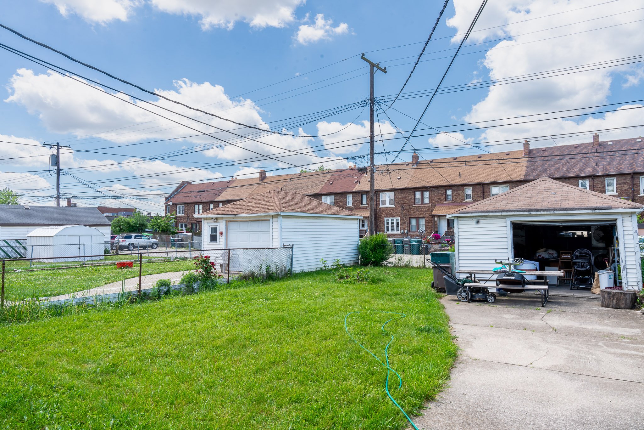 driveway view to backyard.jpg