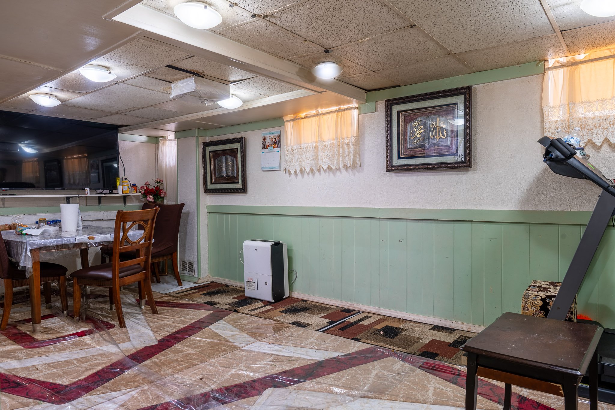 basement relax area 2.jpg