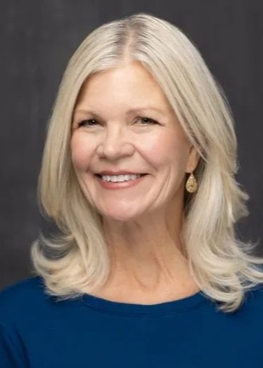 Lynn Mehta: "I just returned from a trip to Spain along the Mediterranean Sea. I completed dozens of paintings and studies. This region has such an inspiring landscape which really speaks to me. I couldn't get enough of it. I loved the quality of lig