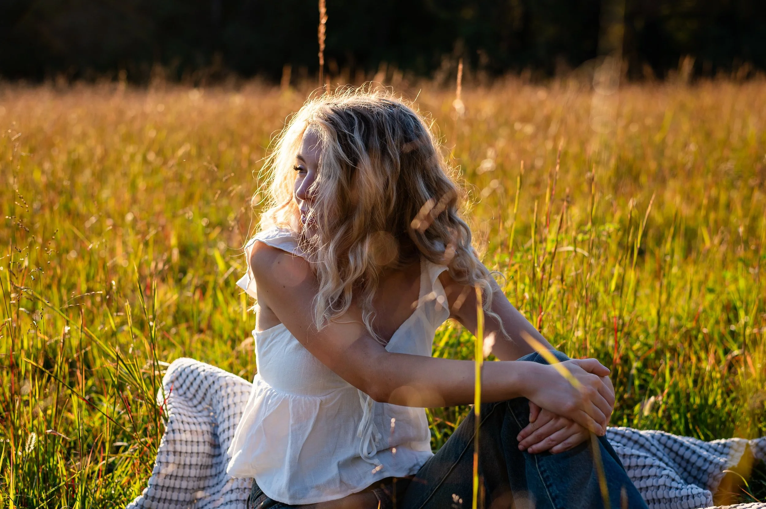 erin-e-gallagher-photography-foxhaven-charlottesville-fall-sunset-senior-girl-meadow.jpg