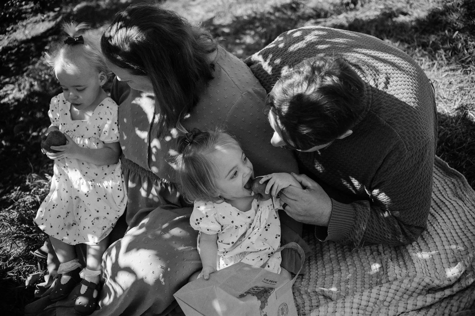 8 Things to Bring to Your Family Photo Session (That You Probably Haven’t Thought Of) 