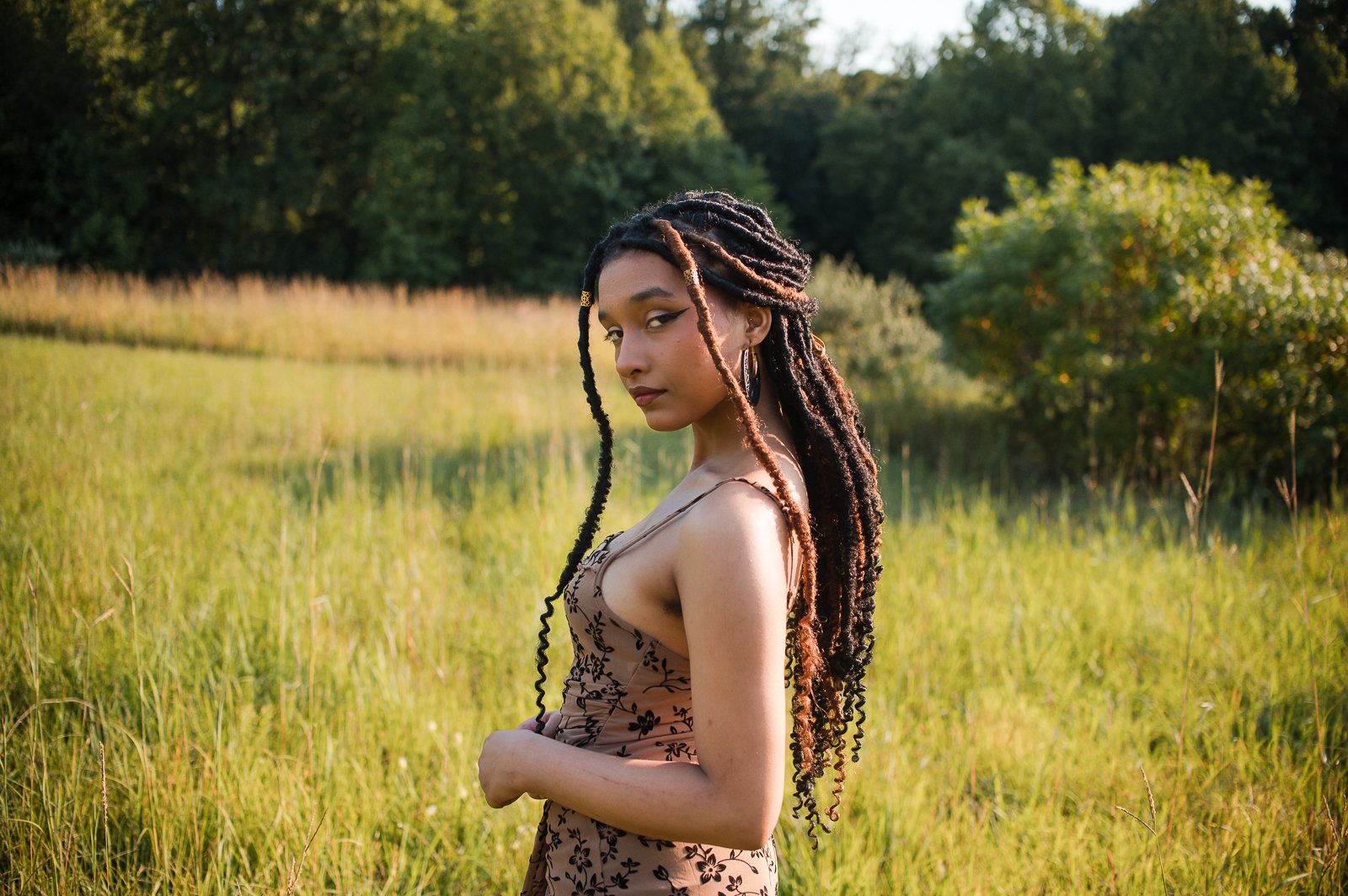erin-e-gallagher-photography-senior-girl-sunset-summer-gardens-charlottesville-african-american-meadow-4.jpg