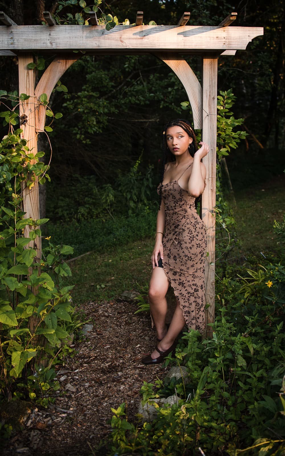 erin-e-gallagher-photography-senior-girl-sunset-summer-gardens-charlottesville-african-american-4.jpg