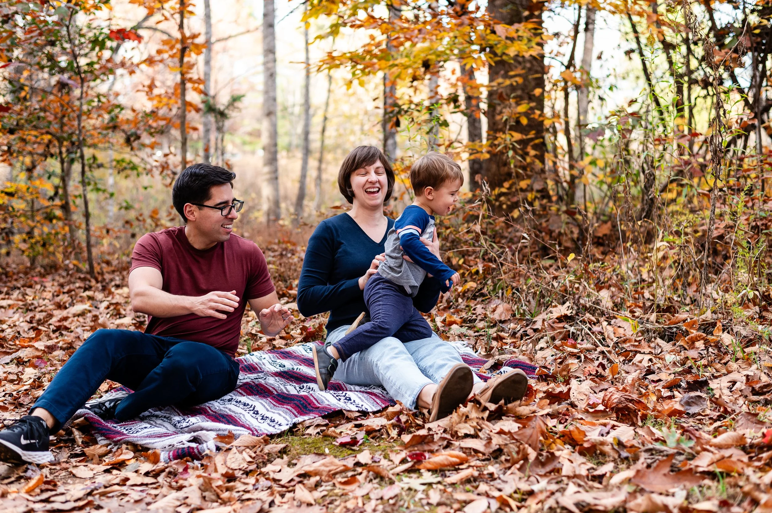 erin-e-gallagher-photography-family-fall-toddler-parents-charlottesville-4.jpeg
