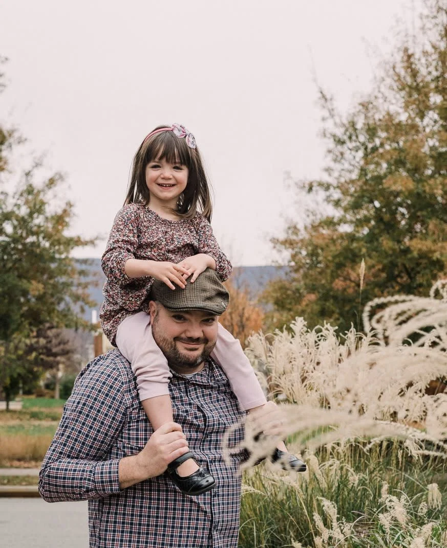 erin-e-gallagher-photography-family-crozet-va-fall-dad-duaghter-pictures.jpg