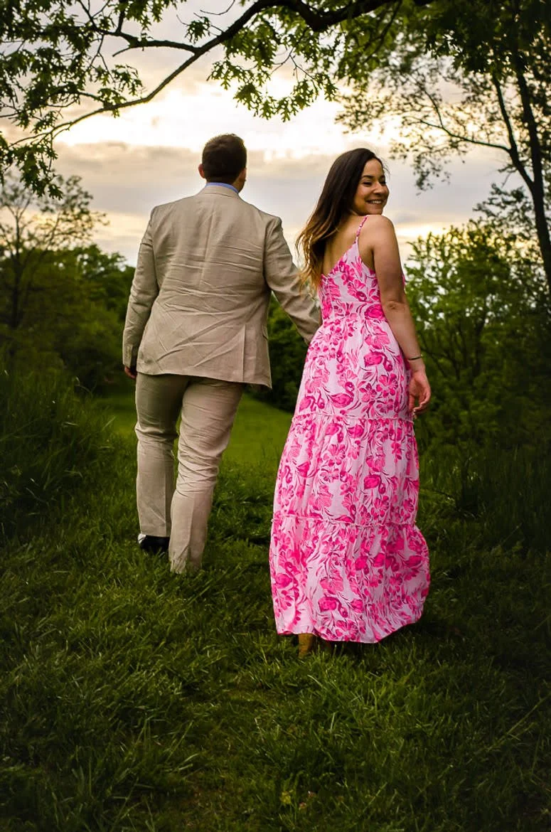erin-e-gallagher-photography-engagement-couples-summer-richmond-meadow.jpg