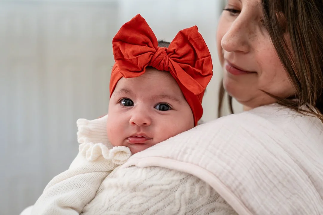 erin-e-gallagher-photography-newborn-girl-mom-pictures-in-home-waynesboro-va-winter-1.jpg